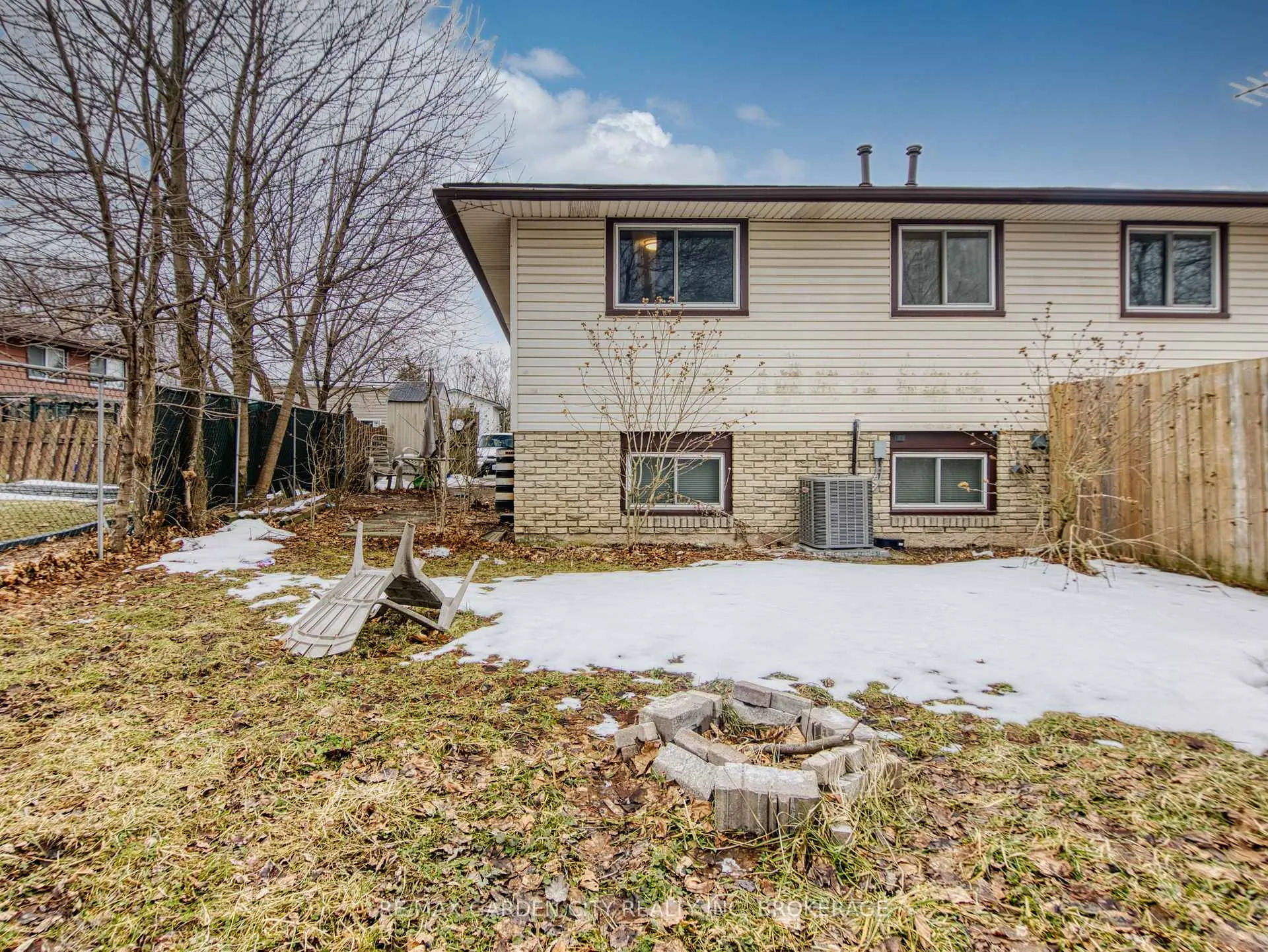 Photo 5 of 3 Tara Crescent, Thorold, Confederation Heights — HOMEH