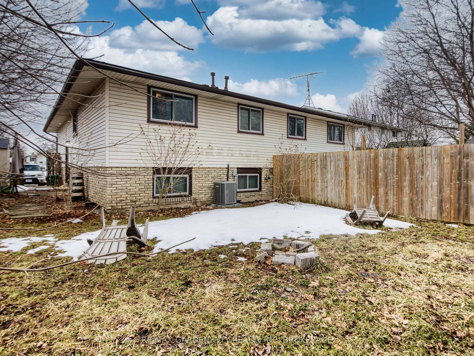 Photo 6 of 3 Tara Crescent, Thorold, Confederation Heights — HOMEH