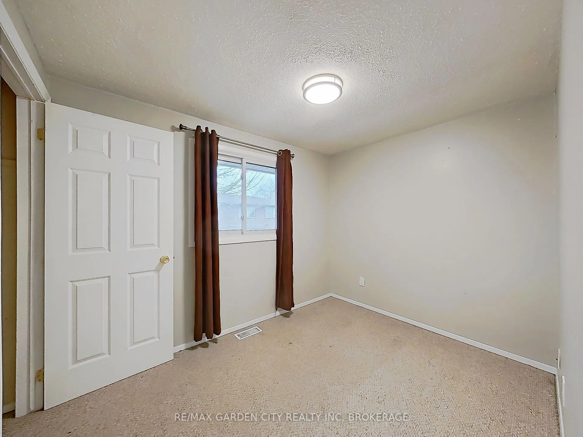 Photo 21 of 3 Tara Crescent, Thorold, Confederation Heights — HOMEH