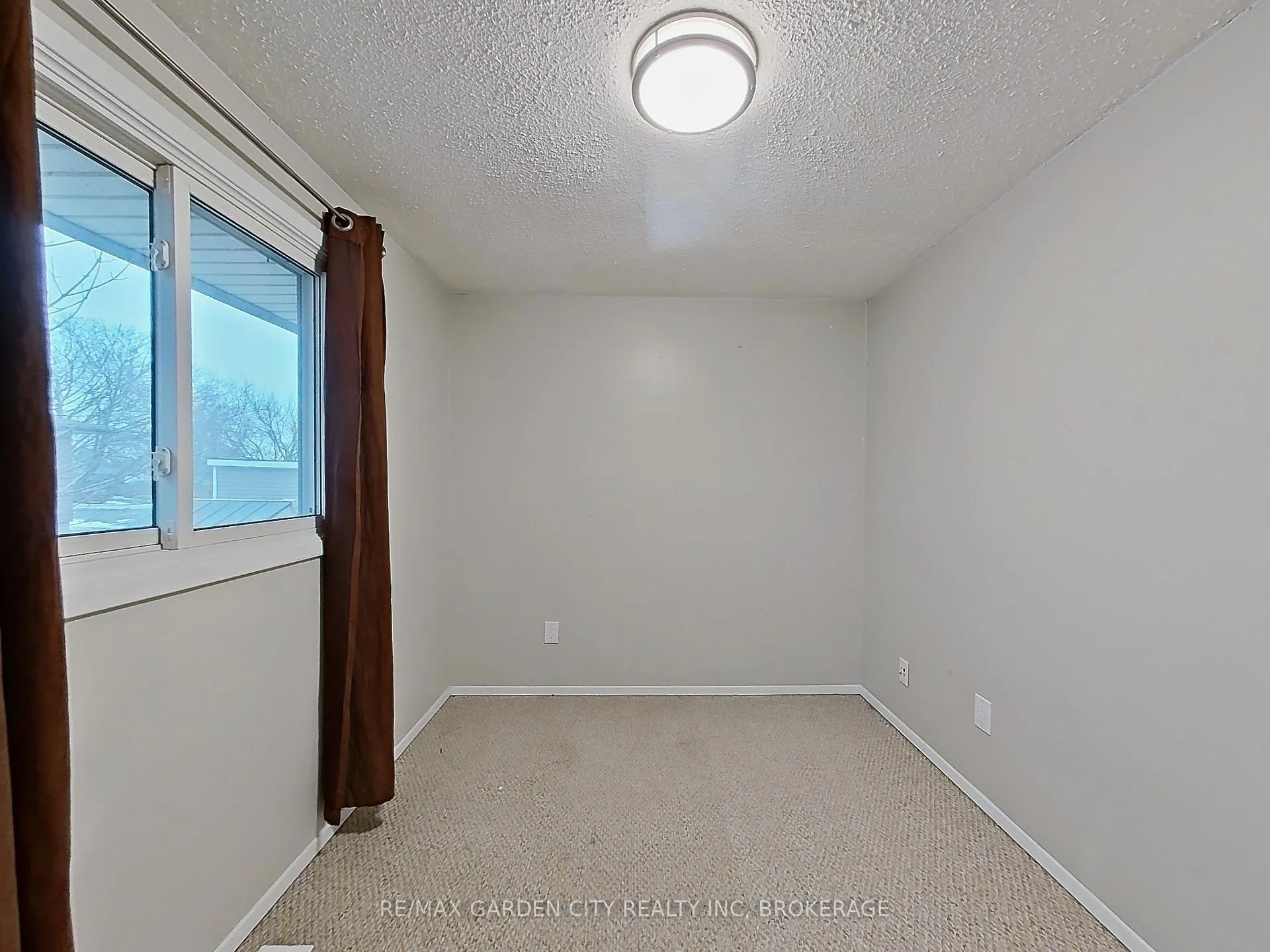 Photo 24 of 3 Tara Crescent, Thorold, Confederation Heights — HOMEH