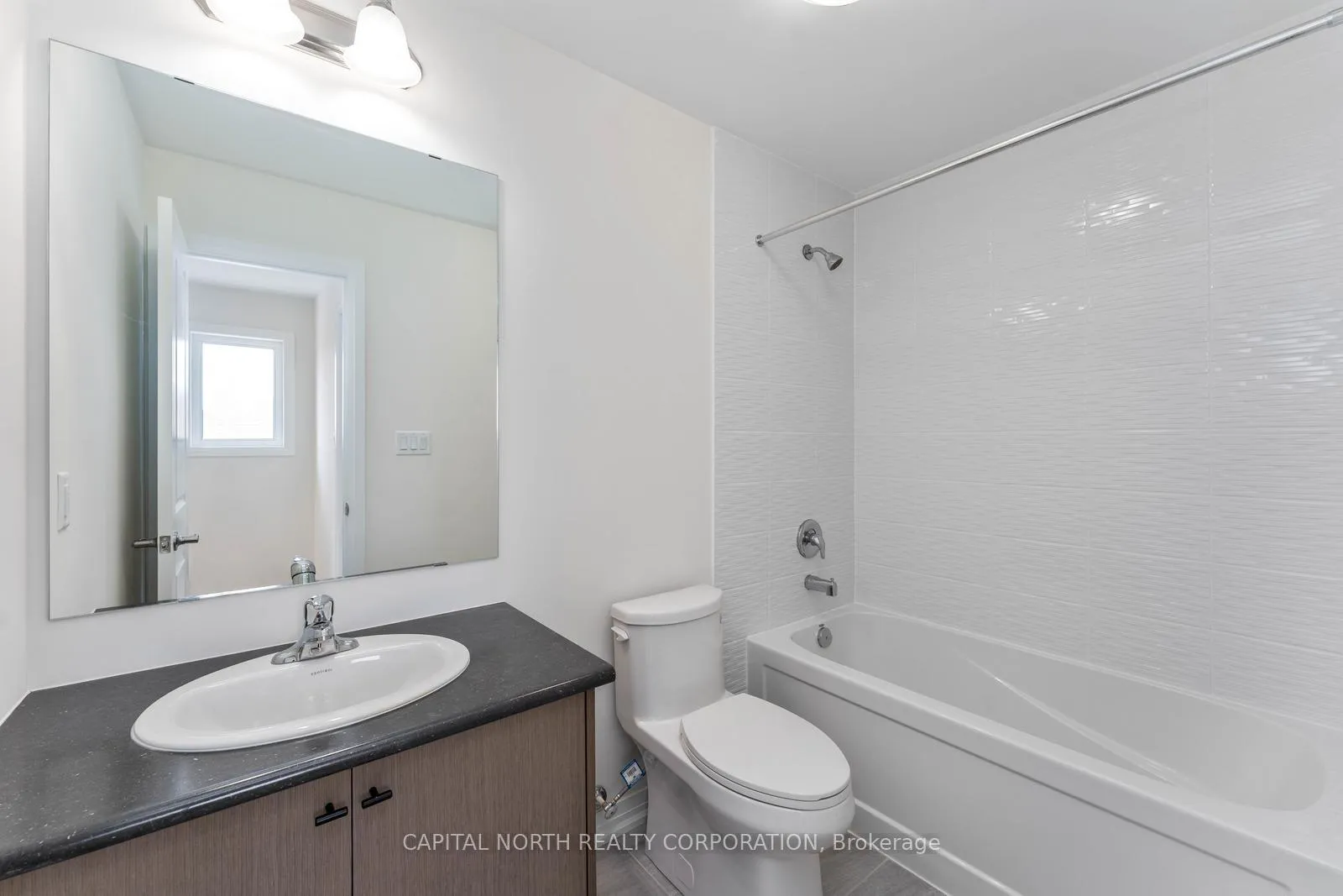Photo 29 of 130 Turnberry Lane, Barrie, Painswick South — HOMEH
