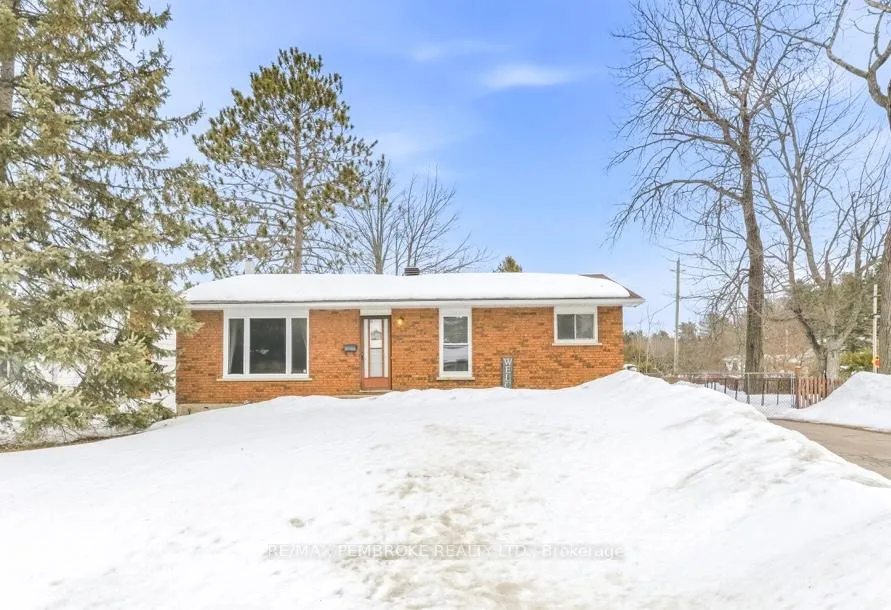 Photo 2 of 114 Hemlock Street, Petawawa — HOMEH
