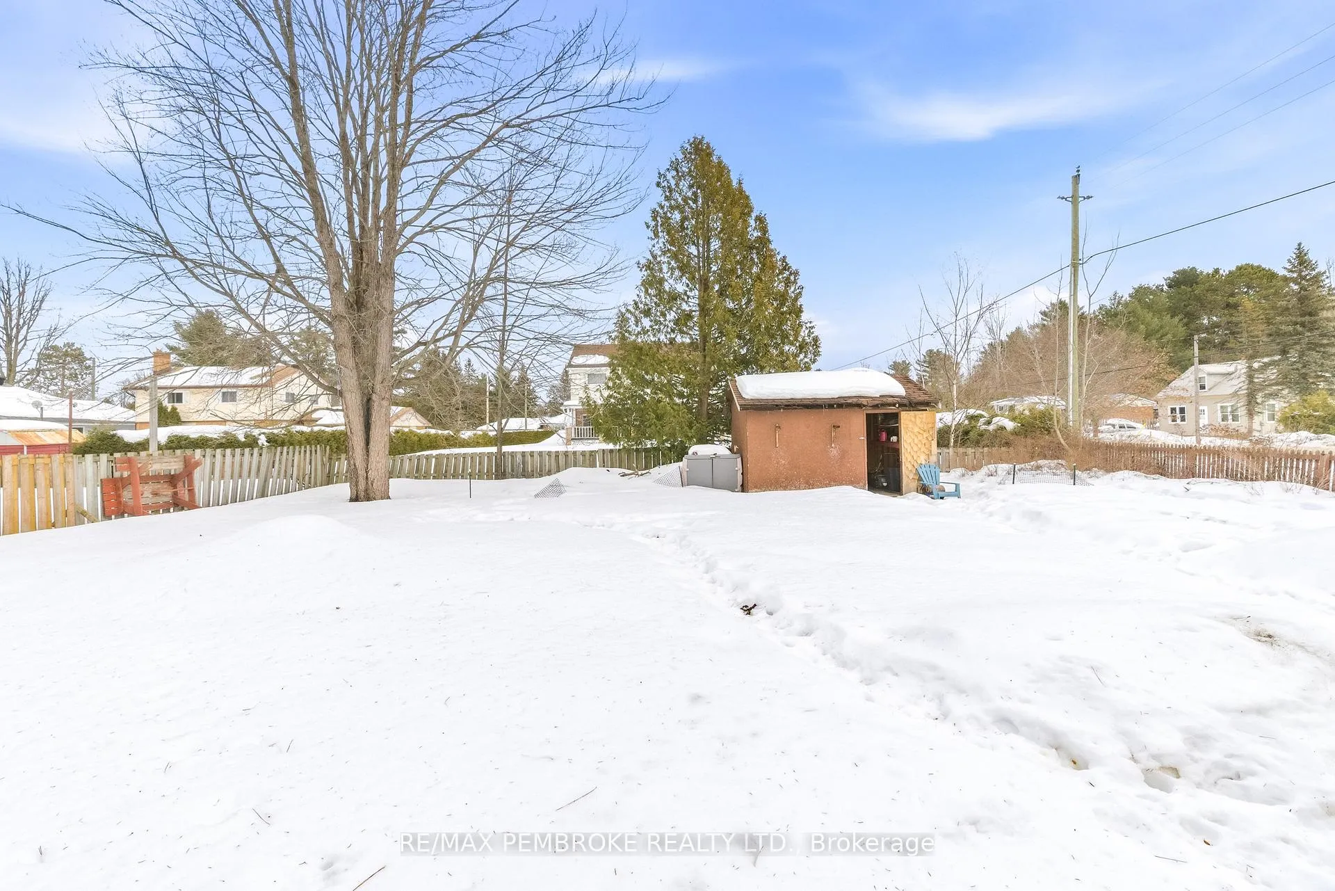 Photo 5 of 114 Hemlock Street, Petawawa — HOMEH