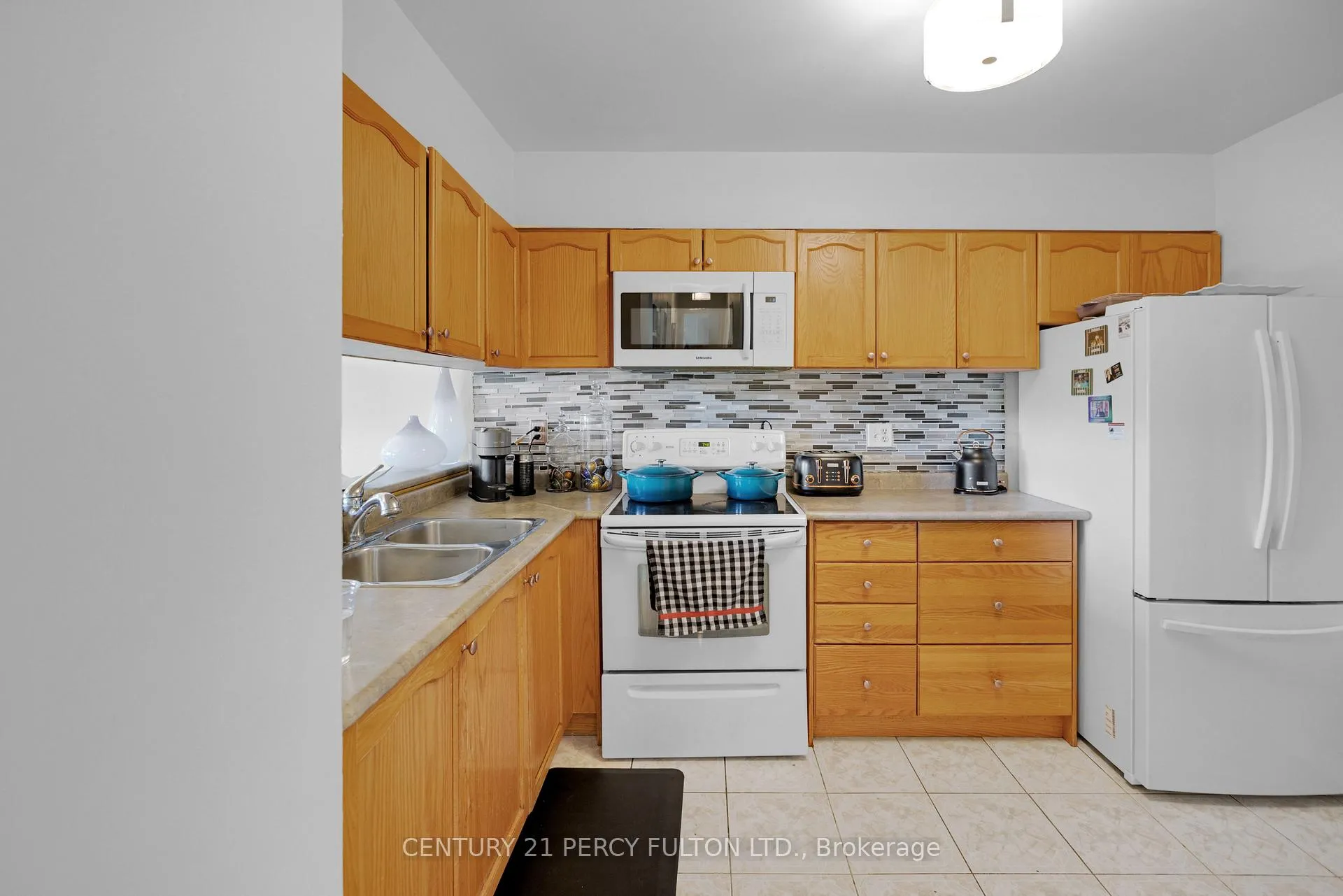 Photo 4 of Unit 310, 238 Albion Road, Etobicoke, Elms-Old Rexdale — HOMEH