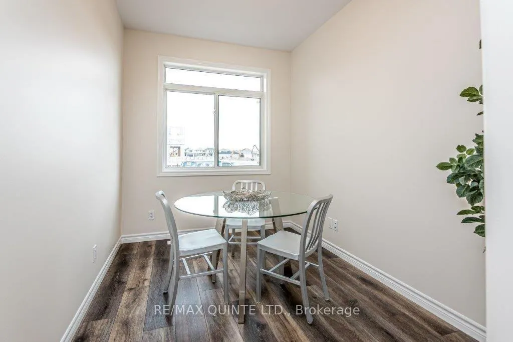 Photo 5 of 15 Nipigon Street, Belleville, Thurlow Ward — HOMEH