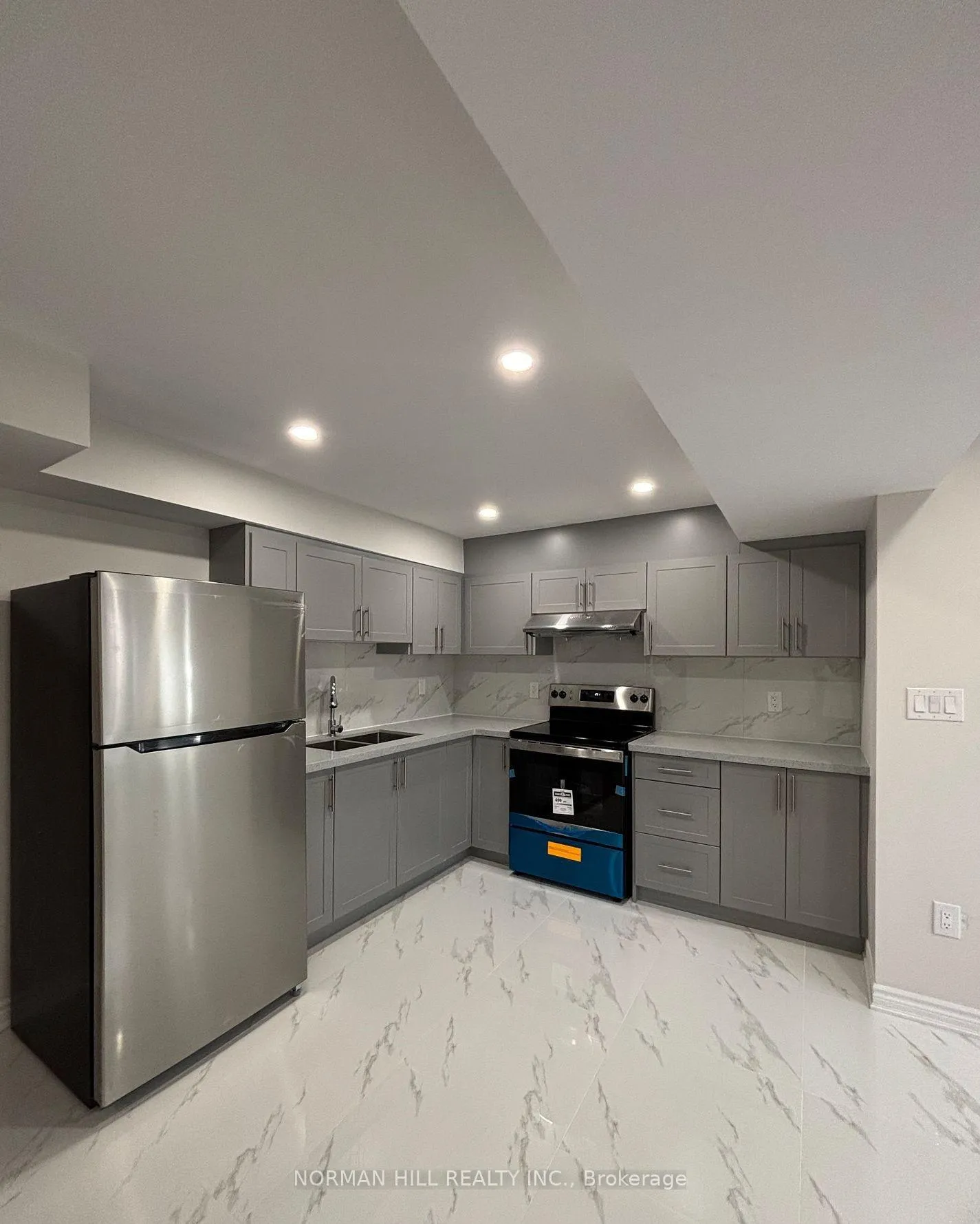 Photo 2 of 117 Major William Sharpe Drive, Brampton, Northwood Park — HOMEH