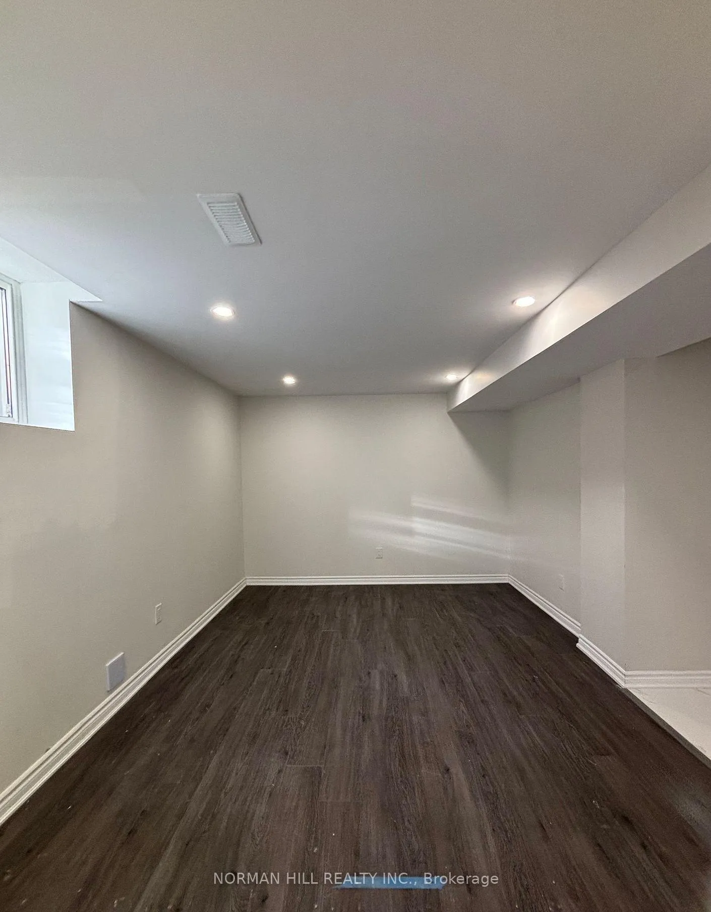 Photo 4 of 117 Major William Sharpe Drive, Brampton, Northwood Park — HOMEH