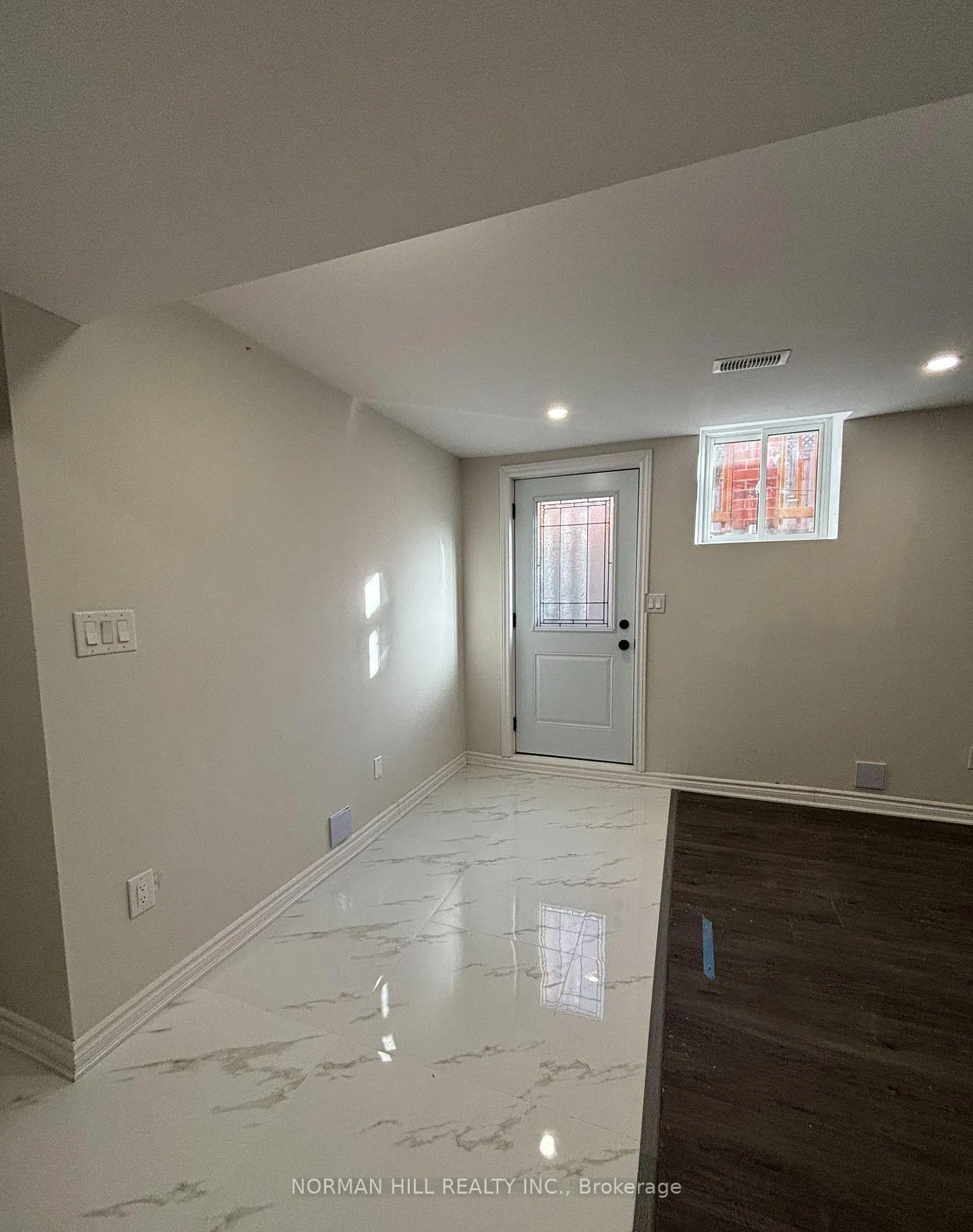 Photo 5 of 117 Major William Sharpe Drive, Brampton, Northwood Park — HOMEH