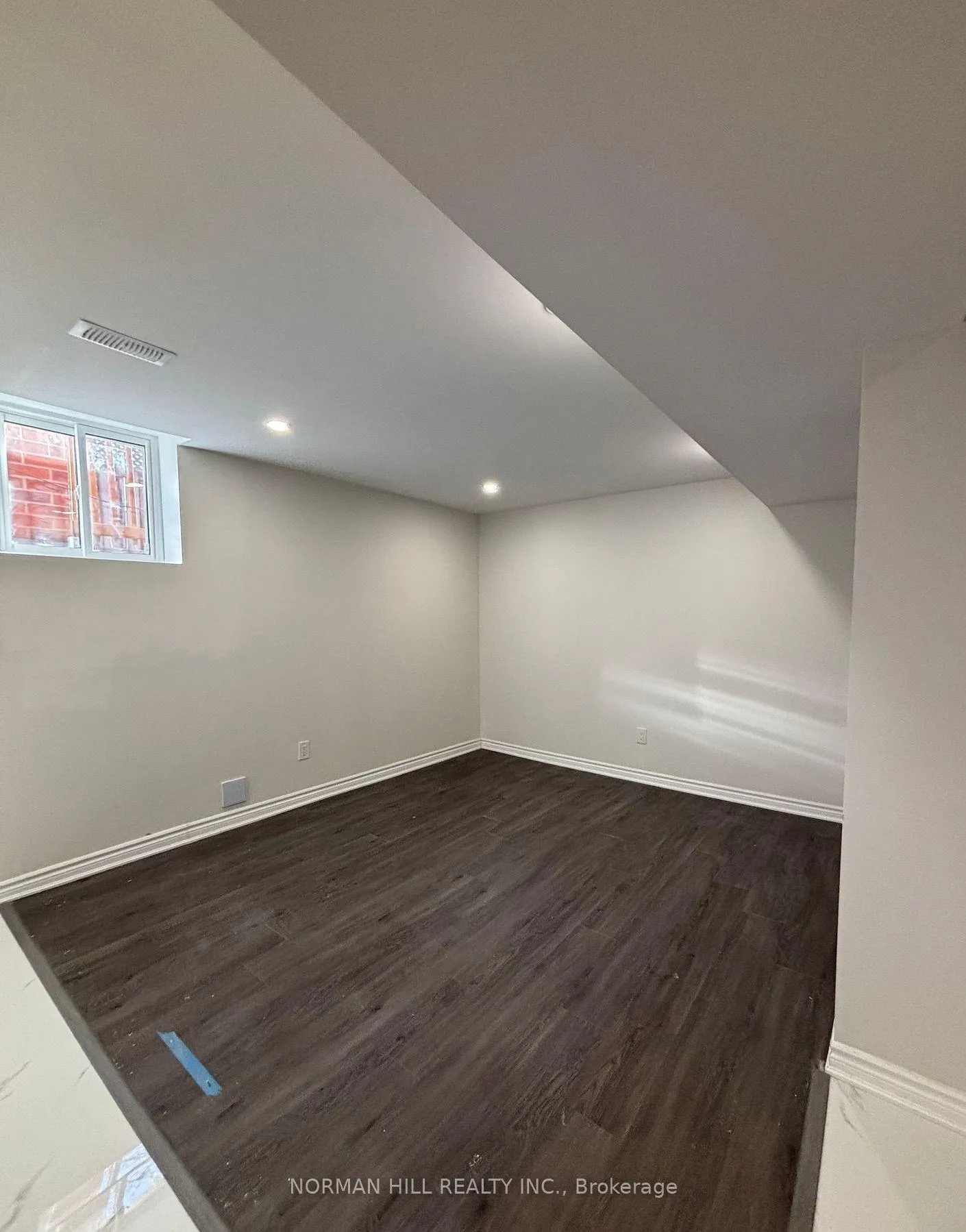 Photo 9 of 117 Major William Sharpe Drive, Brampton, Northwood Park — HOMEH