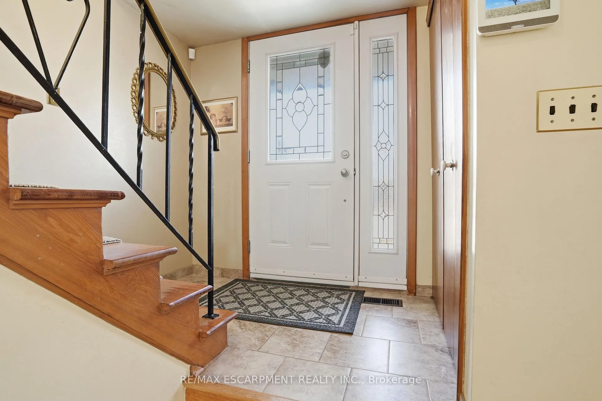 Photo 5 of 55 Champlain Avenue, Hamilton, Greenford — HOMEH