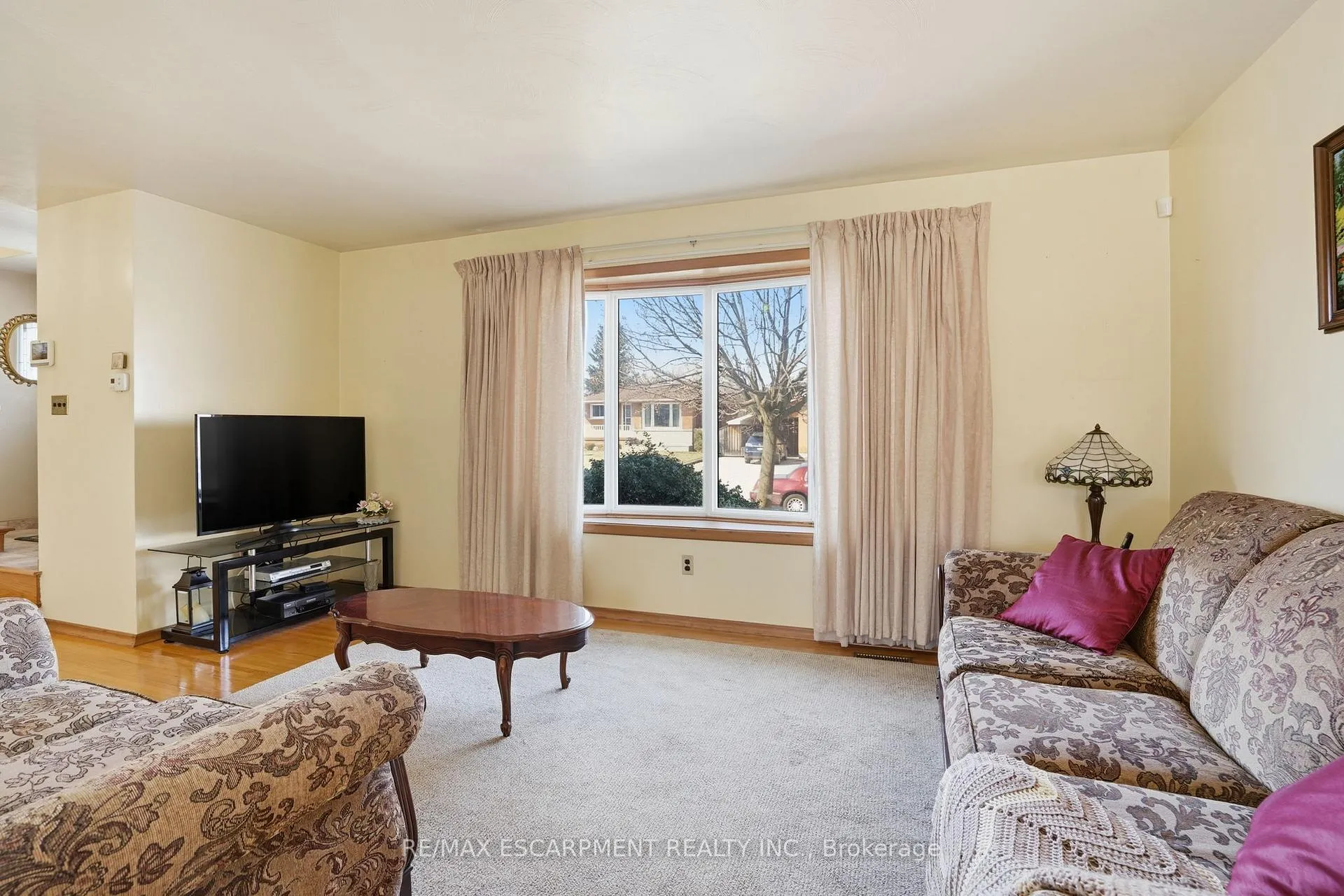 Photo 9 of 55 Champlain Avenue, Hamilton, Greenford — HOMEH