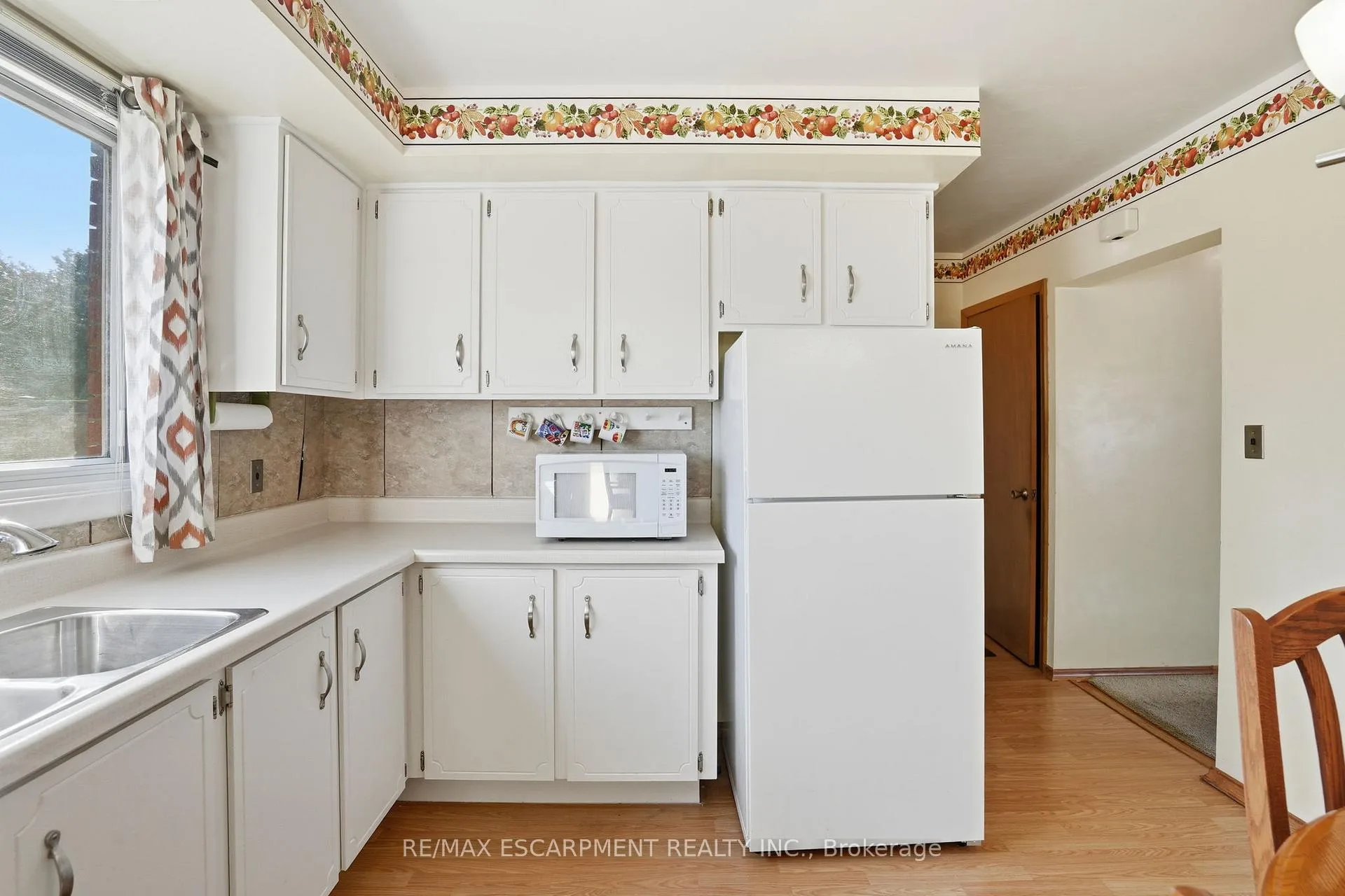Photo 15 of 55 Champlain Avenue, Hamilton, Greenford — HOMEH