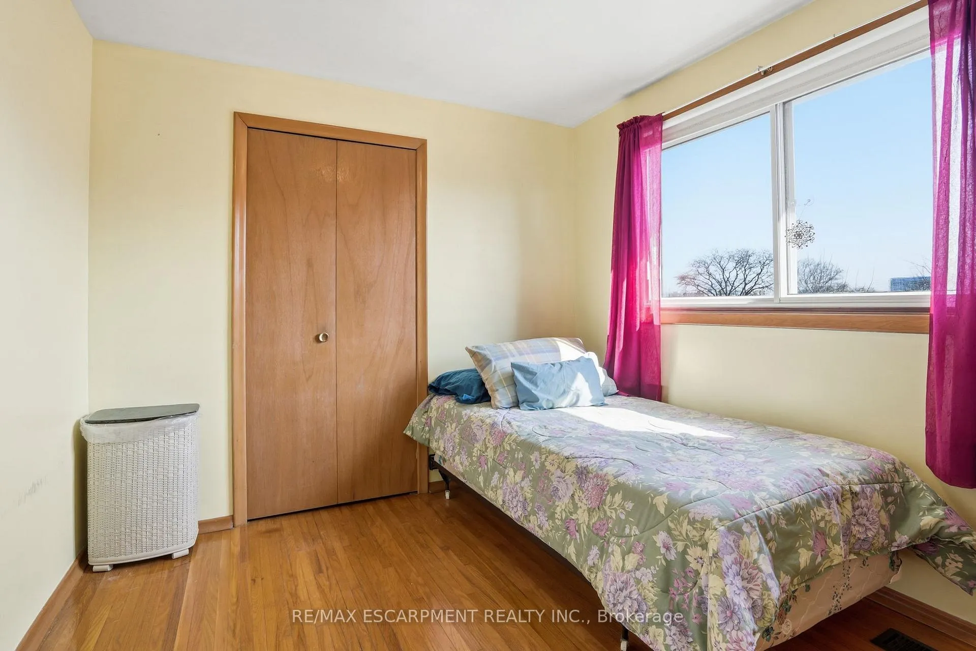 Photo 22 of 55 Champlain Avenue, Hamilton, Greenford — HOMEH