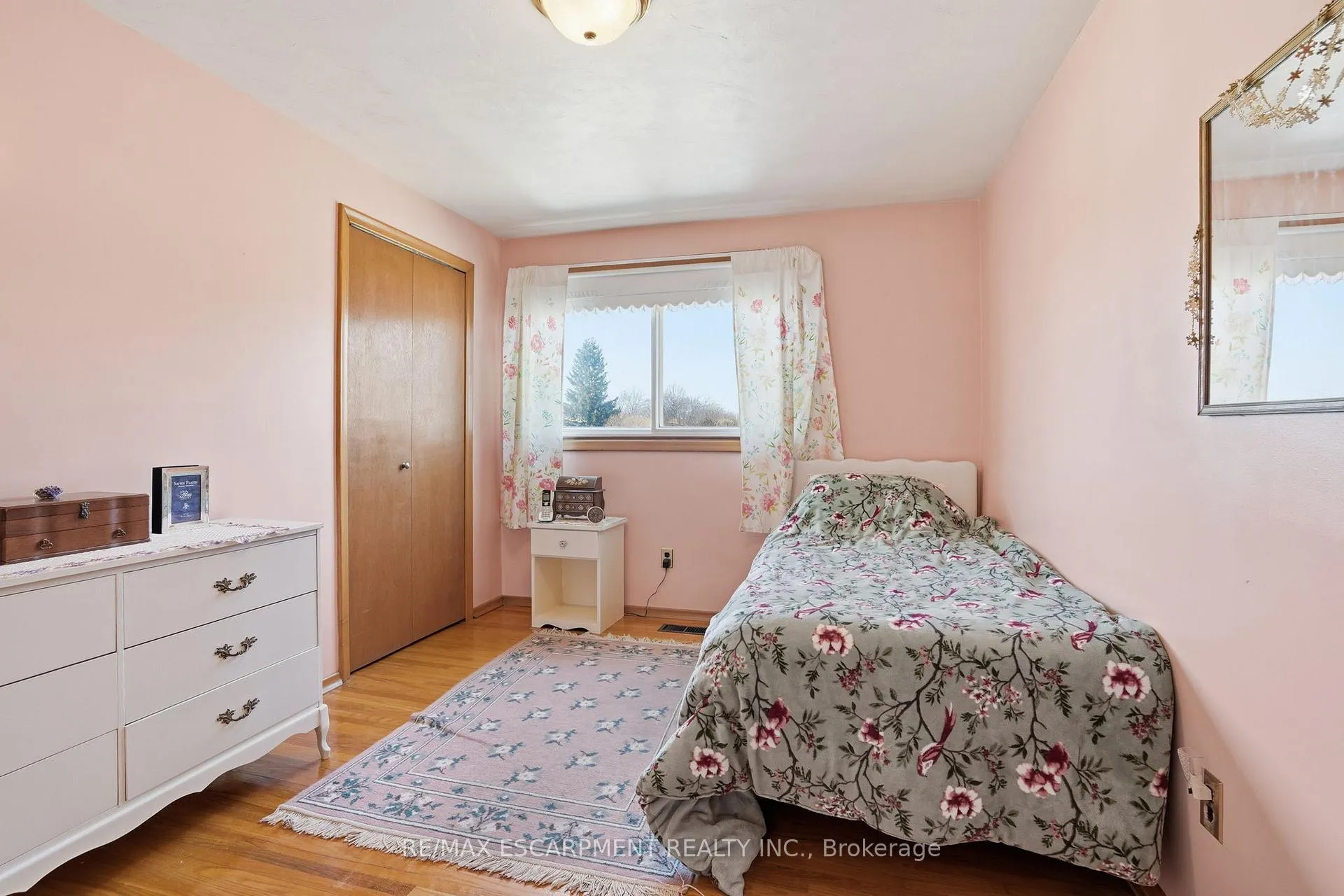Photo 24 of 55 Champlain Avenue, Hamilton, Greenford — HOMEH