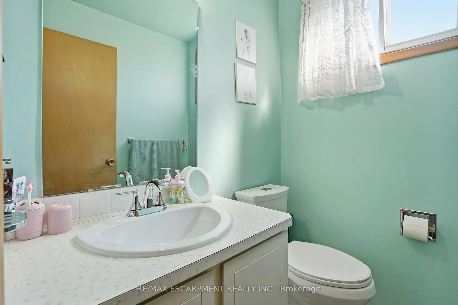 Photo 32 of 55 Champlain Avenue, Hamilton, Greenford — HOMEH