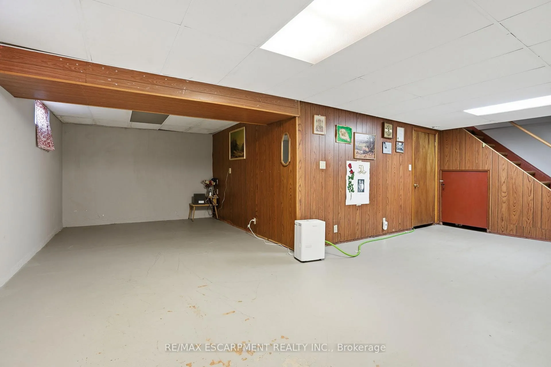 Photo 36 of 55 Champlain Avenue, Hamilton, Greenford — HOMEH
