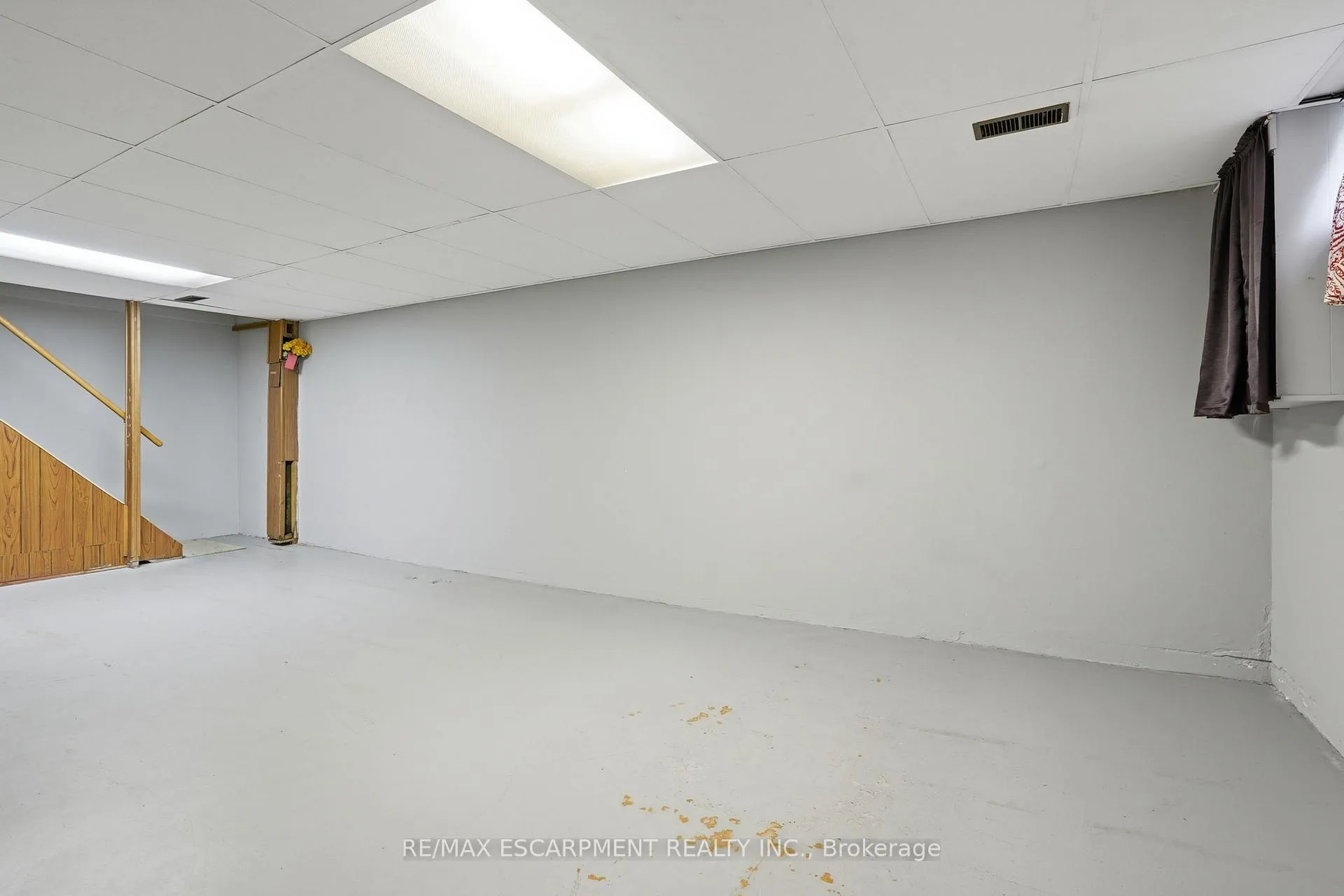 Photo 38 of 55 Champlain Avenue, Hamilton, Greenford — HOMEH