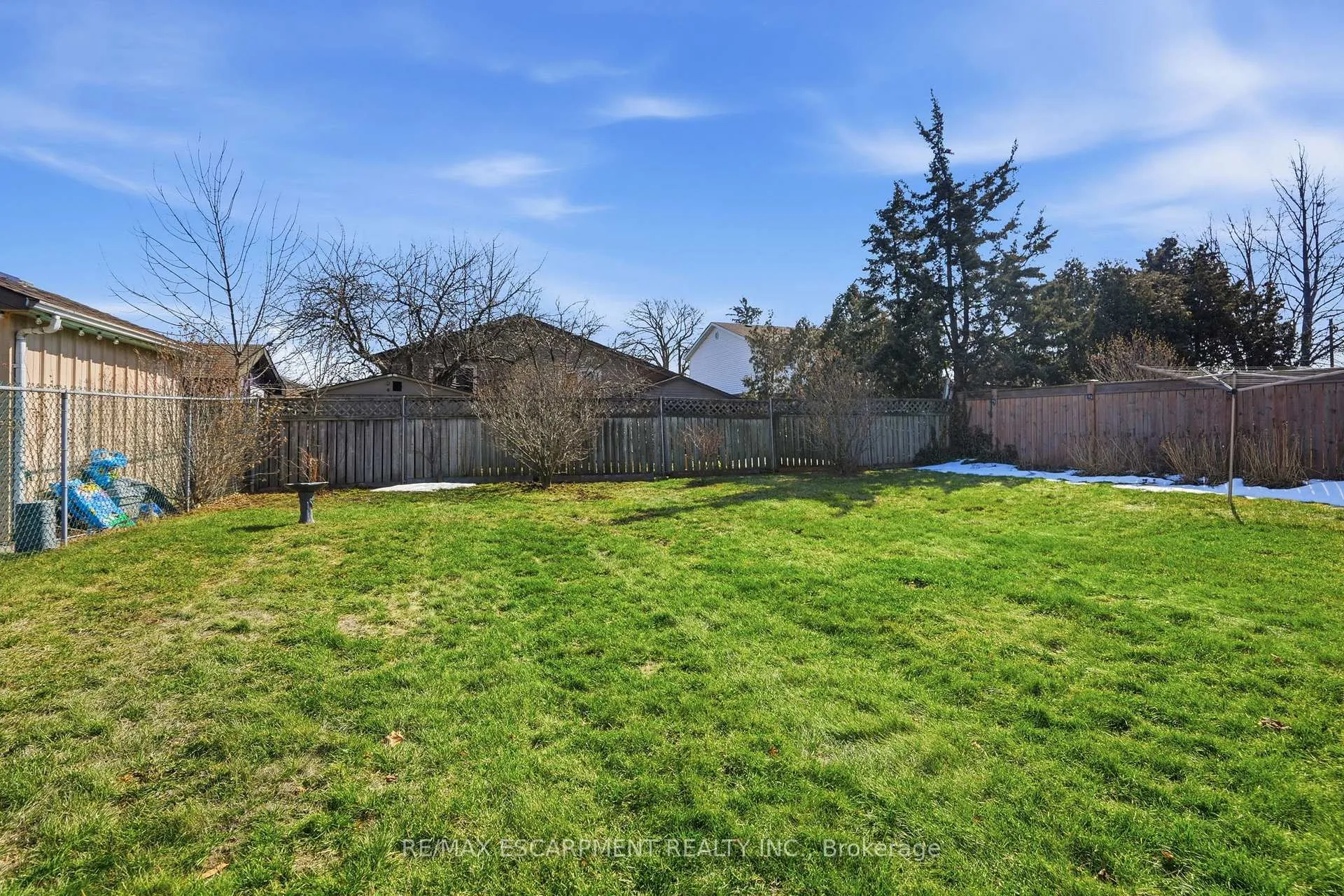 Photo 42 of 55 Champlain Avenue, Hamilton, Greenford — HOMEH
