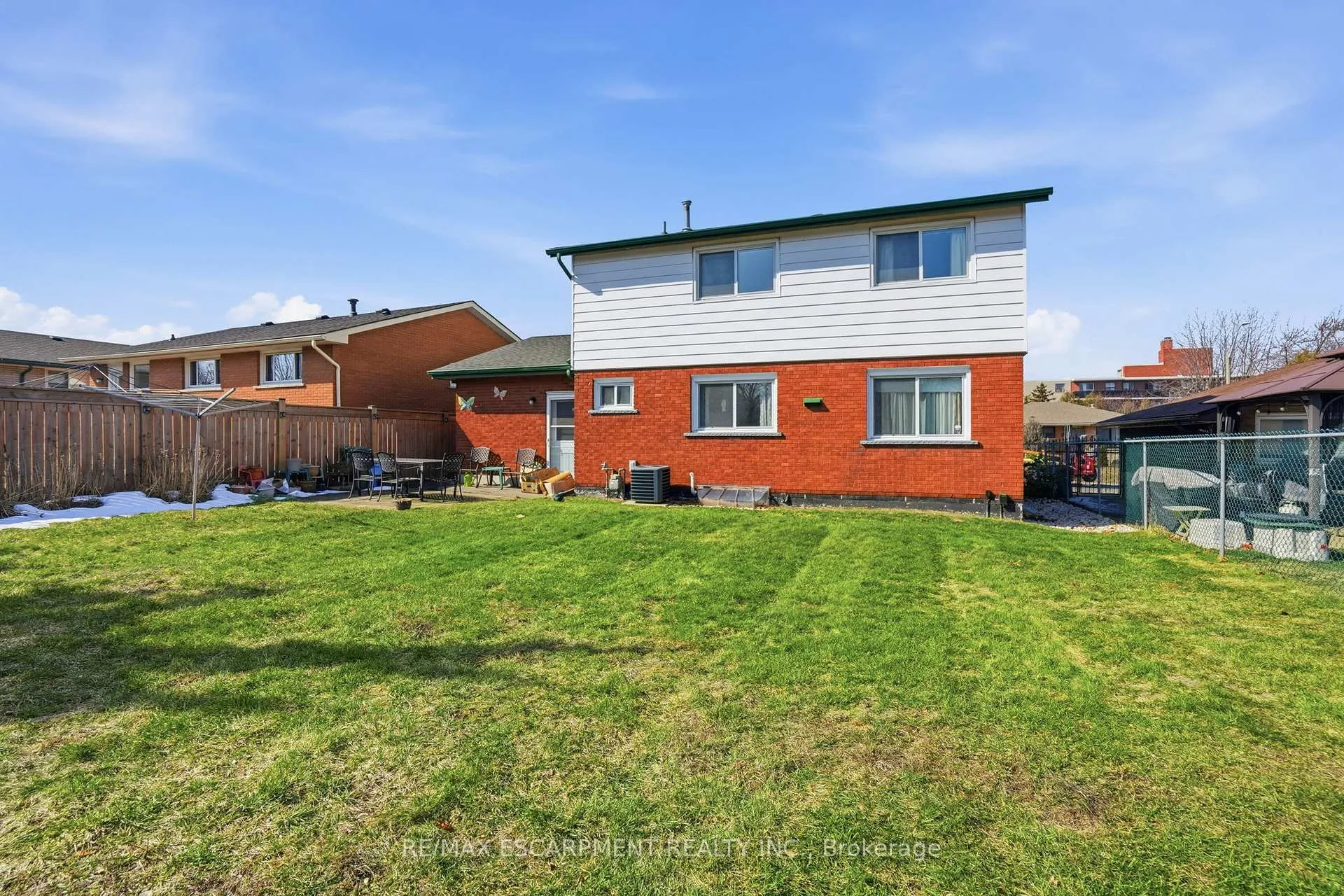 Photo 43 of 55 Champlain Avenue, Hamilton, Greenford — HOMEH