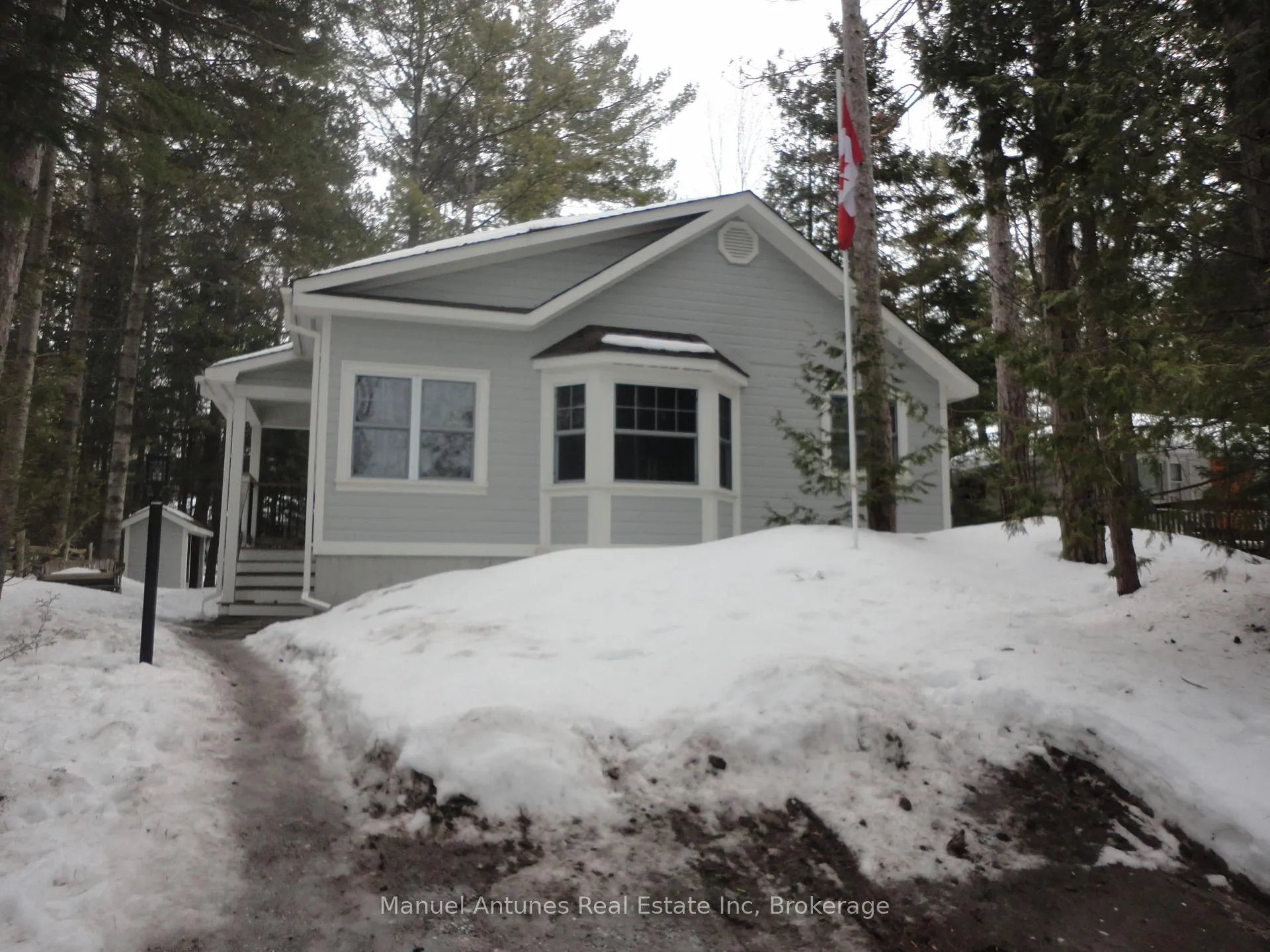 Photo 1 of 829 River Road E, Wasaga Beach — HOMEH