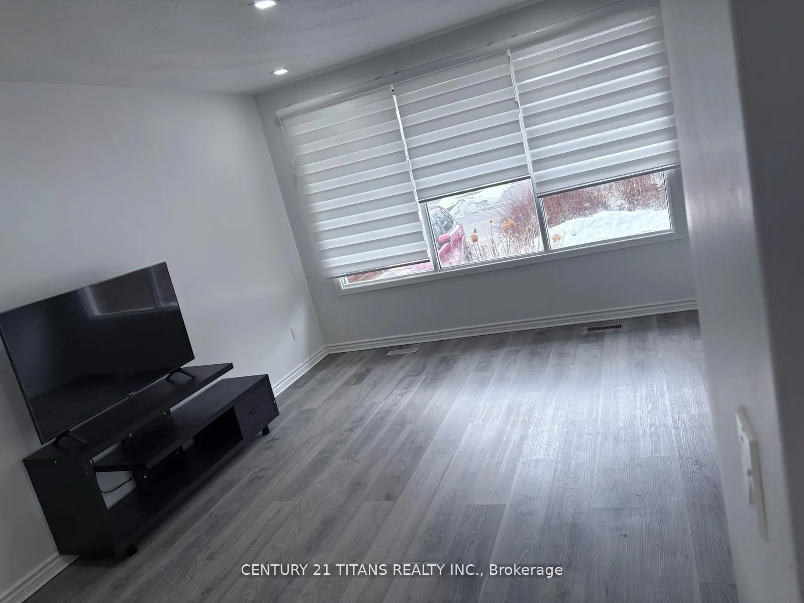 Photo 4 of Unit Main Floor, 499 Wilson Road N, Oshawa, Eastdale — HOMEH
