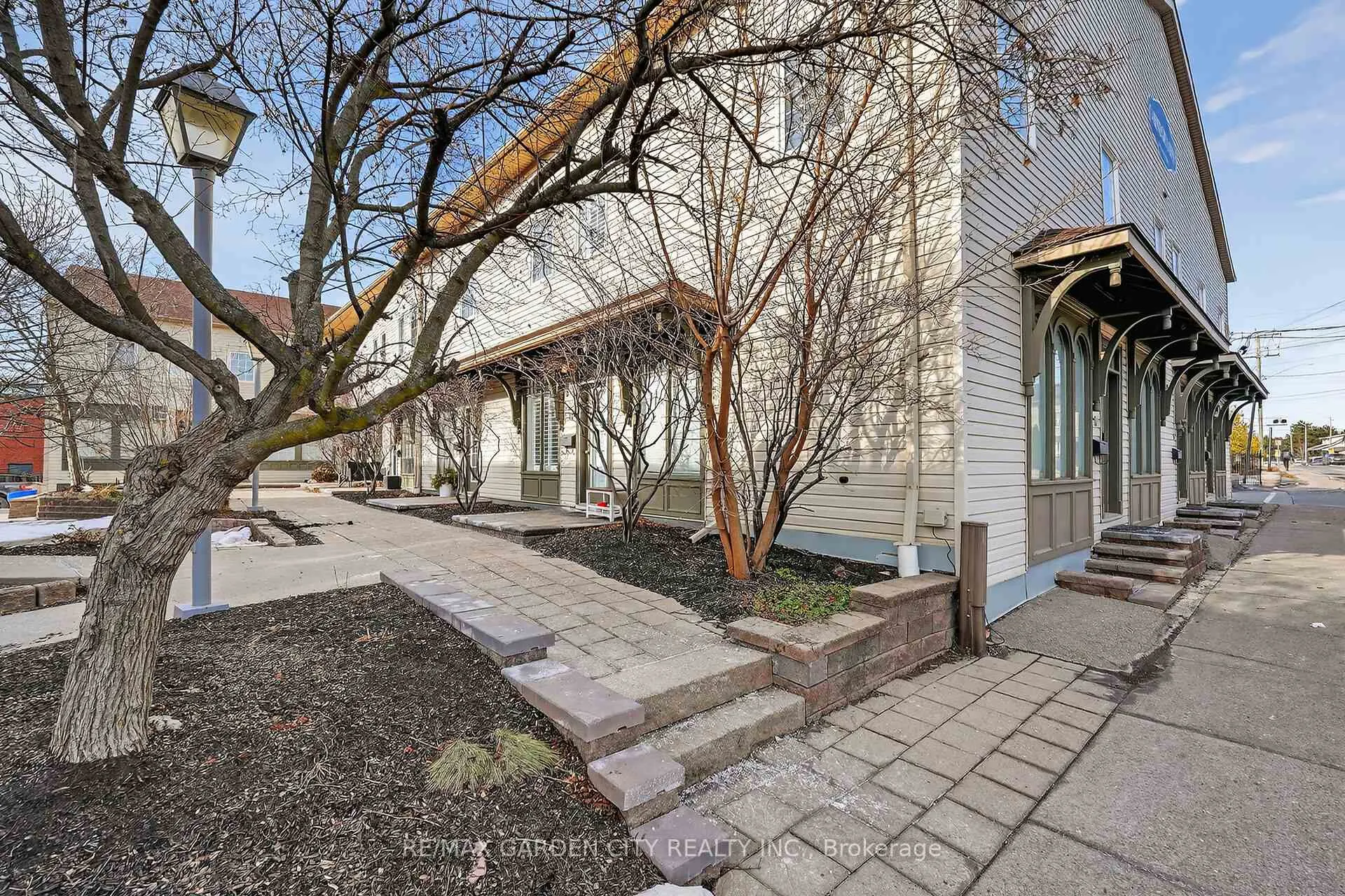 Photo 1 of Unit 11, 49 Ontario Street, Grimsby, Grimsby East — HOMEH