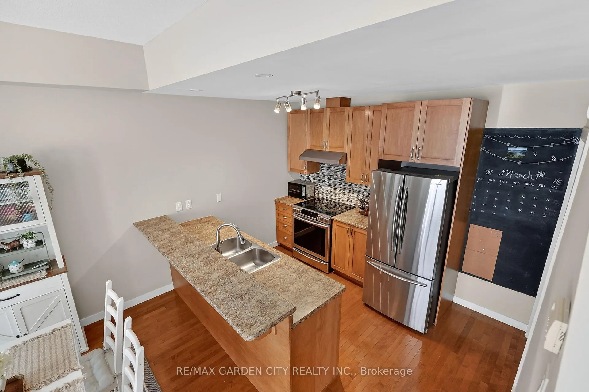 Photo 15 of Unit 11, 49 Ontario Street, Grimsby, Grimsby East — HOMEH