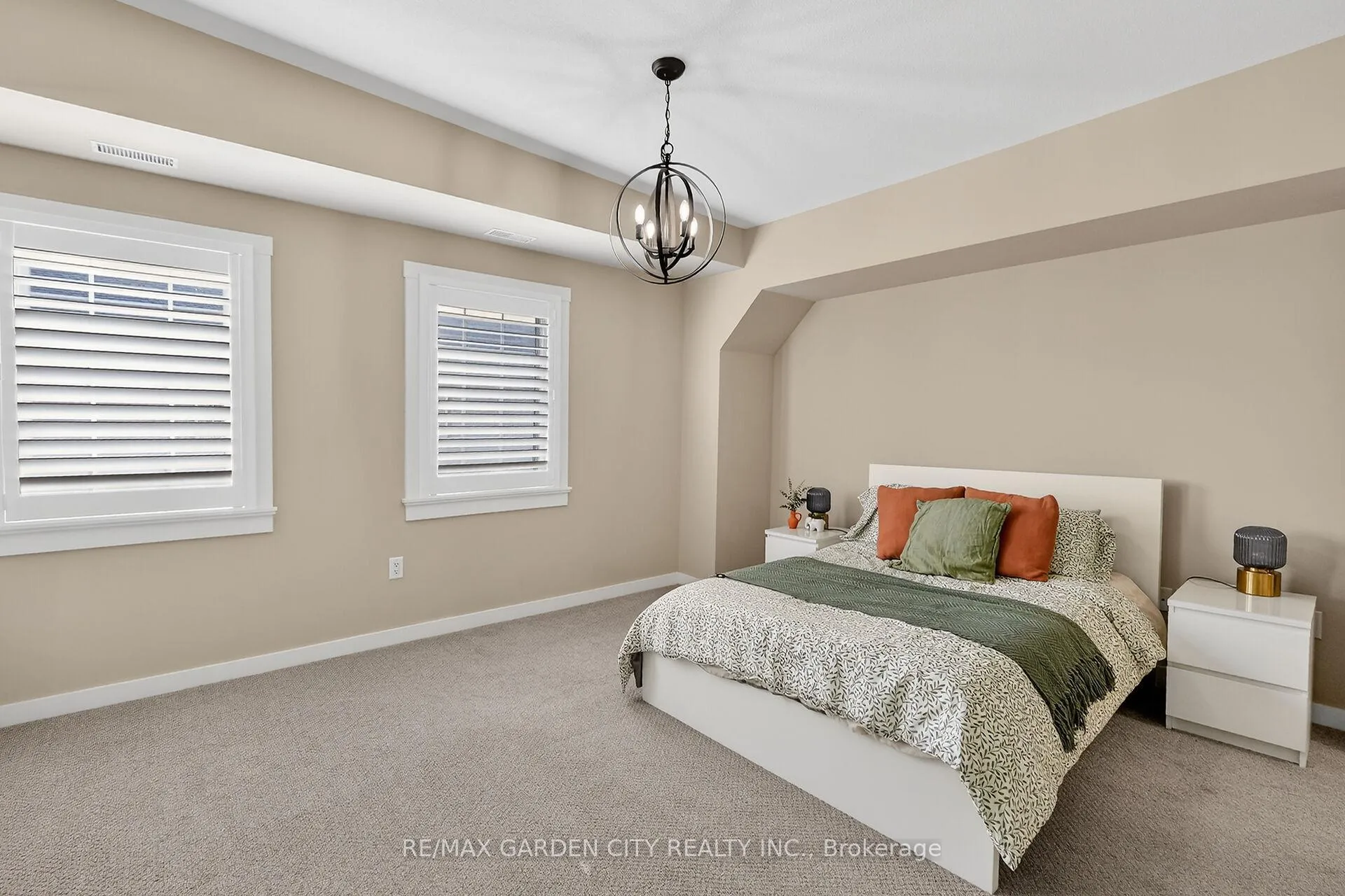 Photo 16 of Unit 11, 49 Ontario Street, Grimsby, Grimsby East — HOMEH