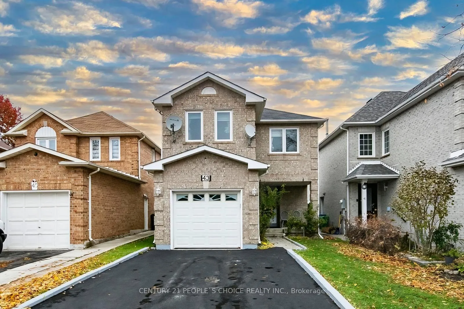 Photo 2 of 43 Letty Avenue, Brampton, Fletcher's West — HOMEH