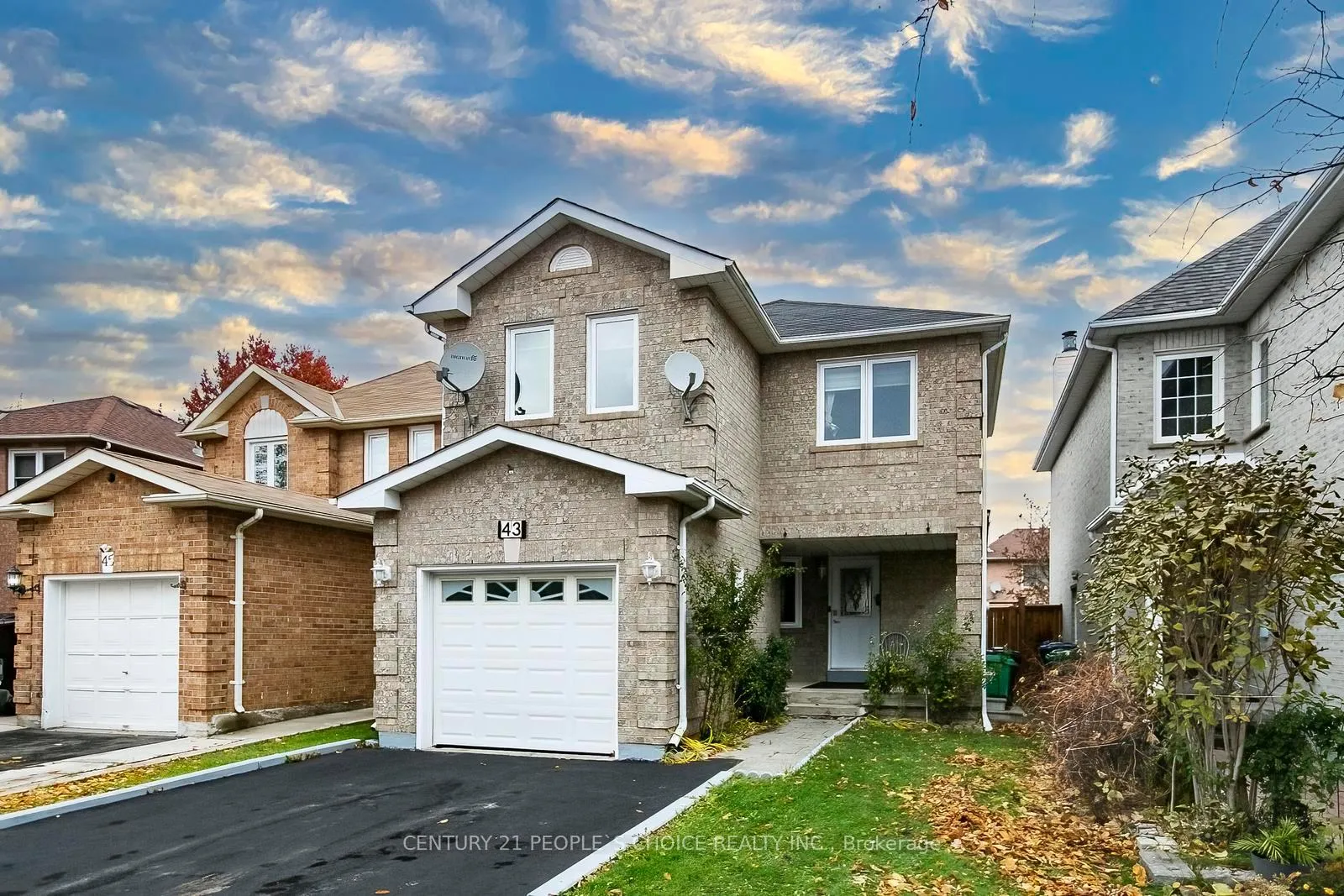 Photo 5 of 43 Letty Avenue, Brampton, Fletcher's West — HOMEH
