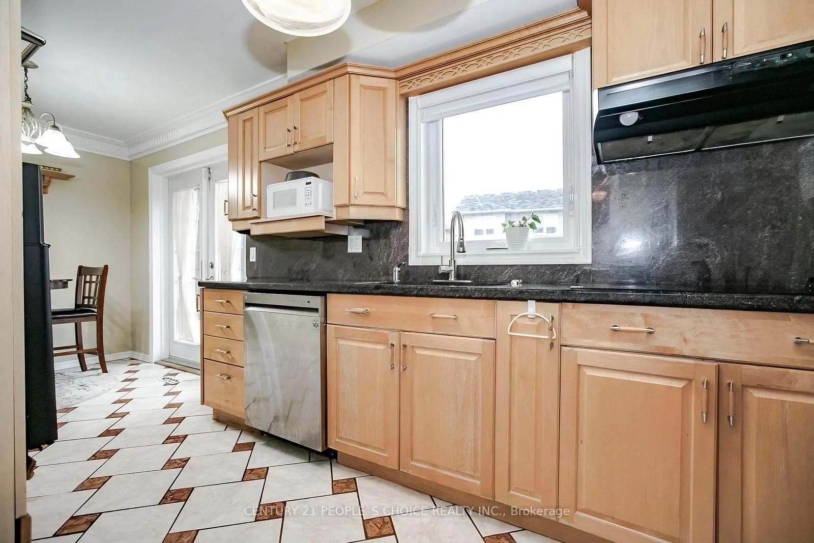 Photo 19 of 43 Letty Avenue, Brampton, Fletcher's West — HOMEH