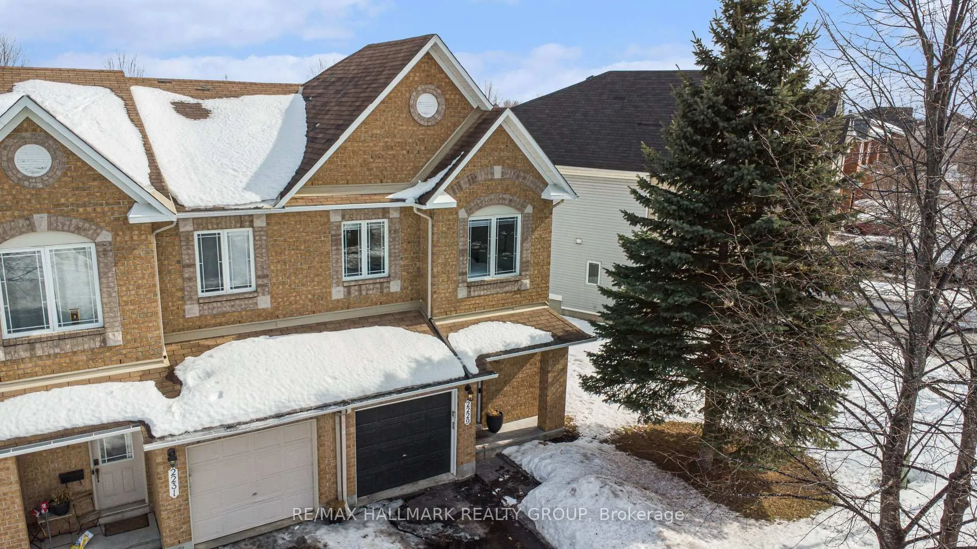 Photo 3 of 2229 Brockstone Crescent, Ottawa, Avalon East — HOMEH