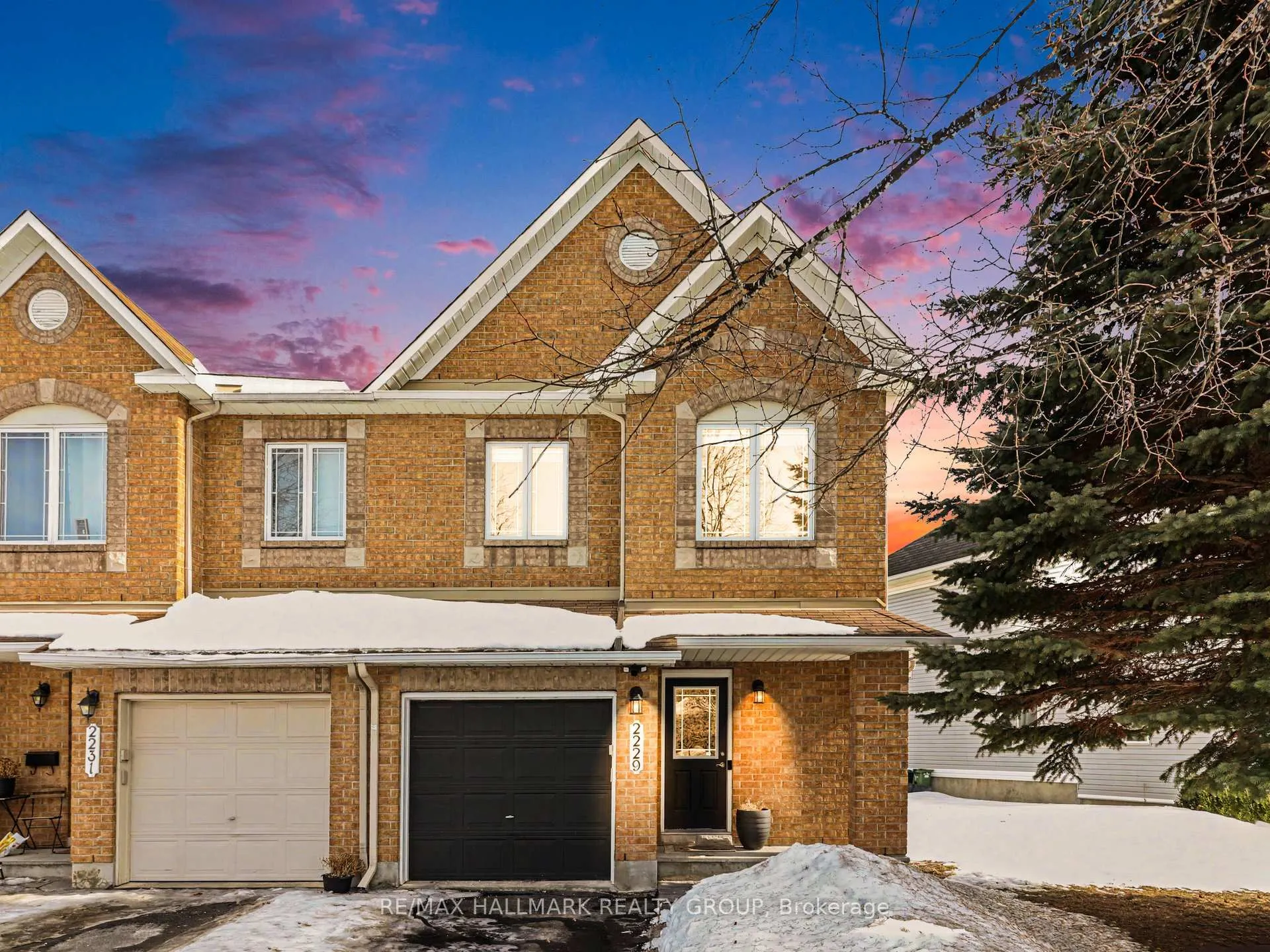 Photo 4 of 2229 Brockstone Crescent, Ottawa, Avalon East — HOMEH