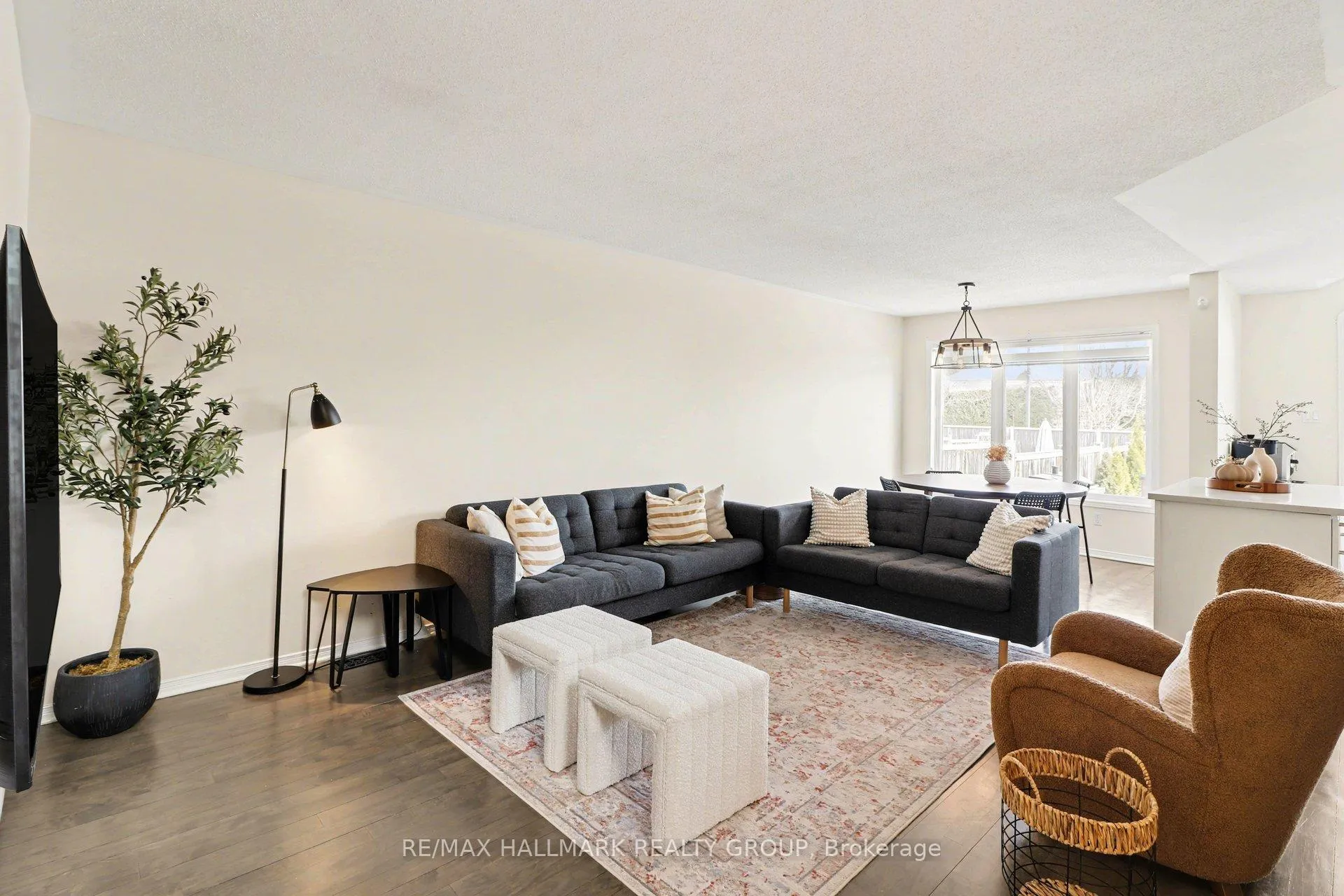 Photo 10 of 2229 Brockstone Crescent, Ottawa, Avalon East — HOMEH