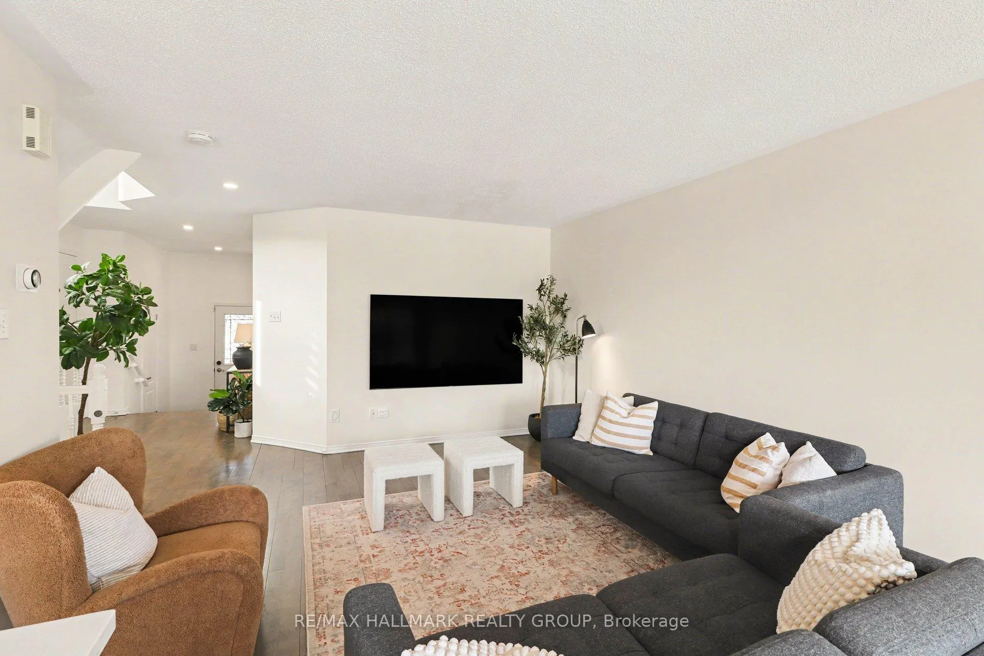Photo 11 of 2229 Brockstone Crescent, Ottawa, Avalon East — HOMEH