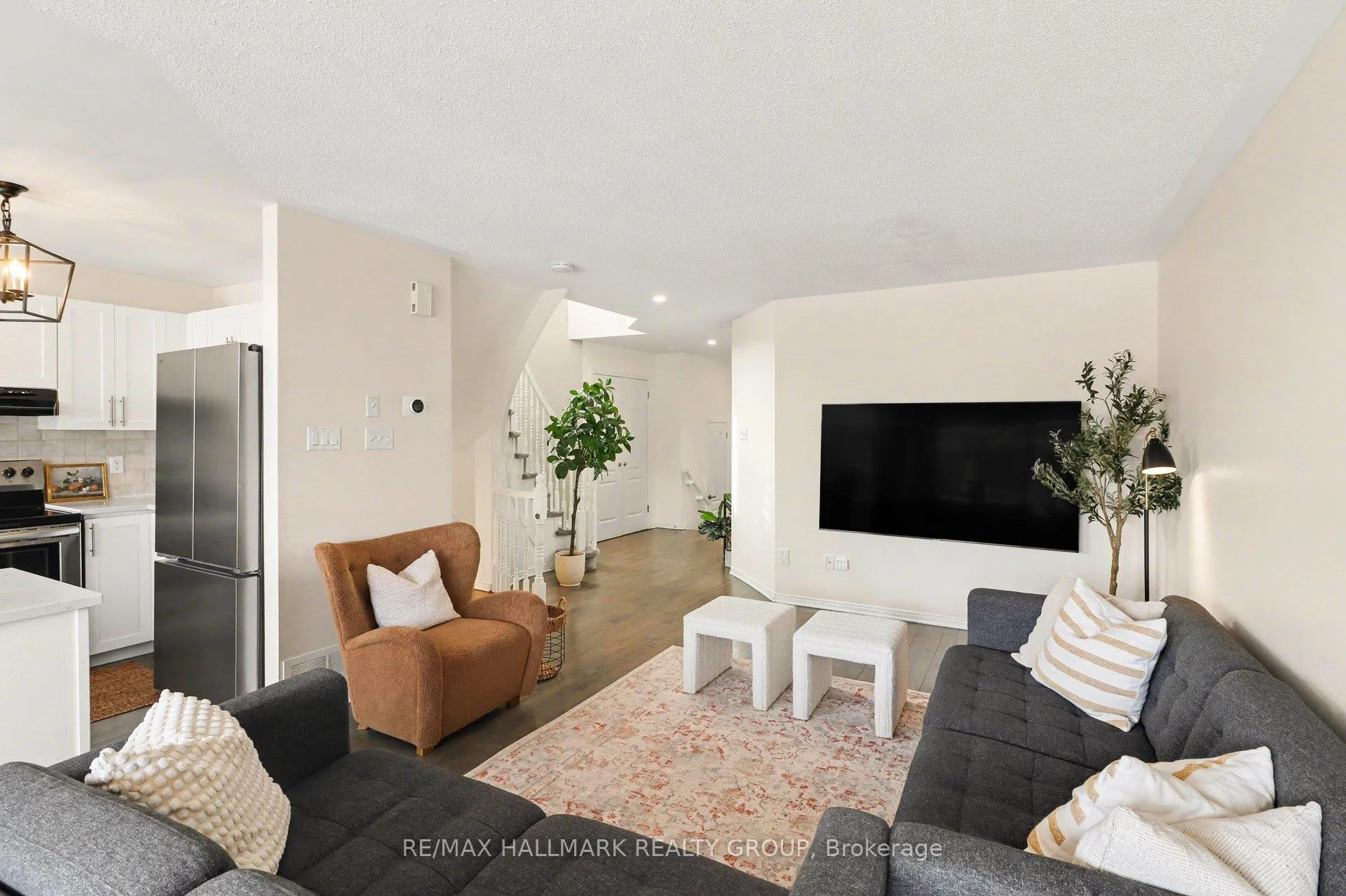 Photo 12 of 2229 Brockstone Crescent, Ottawa, Avalon East — HOMEH