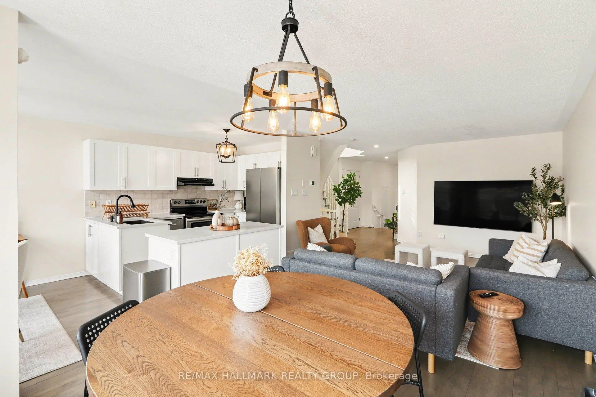 Photo 13 of 2229 Brockstone Crescent, Ottawa, Avalon East — HOMEH