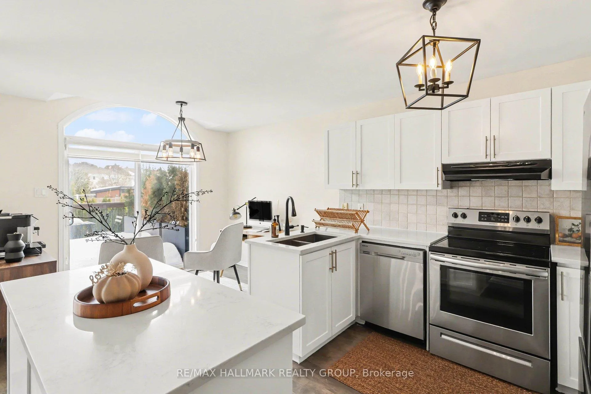 Photo 15 of 2229 Brockstone Crescent, Ottawa, Avalon East — HOMEH