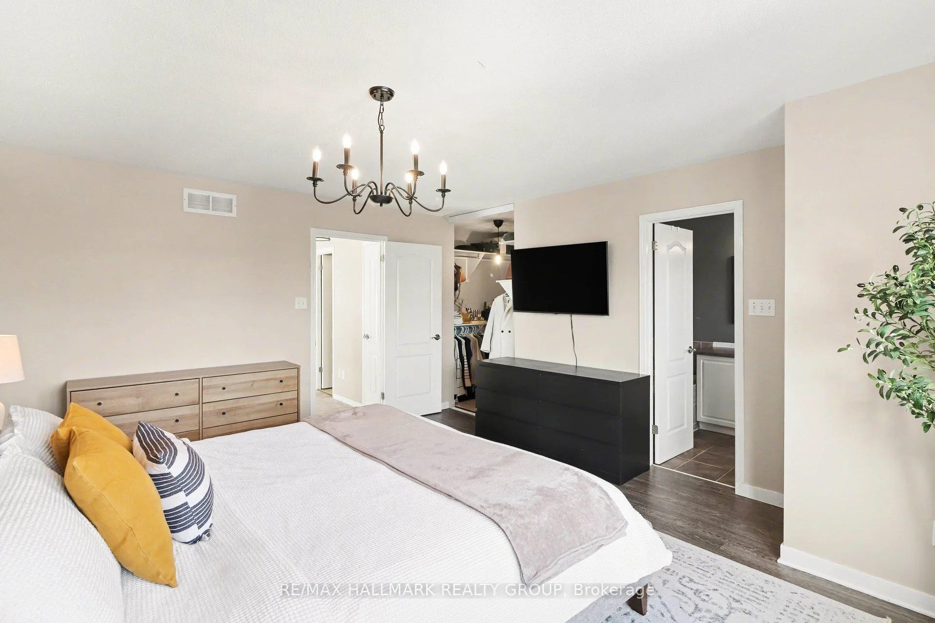 Photo 24 of 2229 Brockstone Crescent, Ottawa, Avalon East — HOMEH