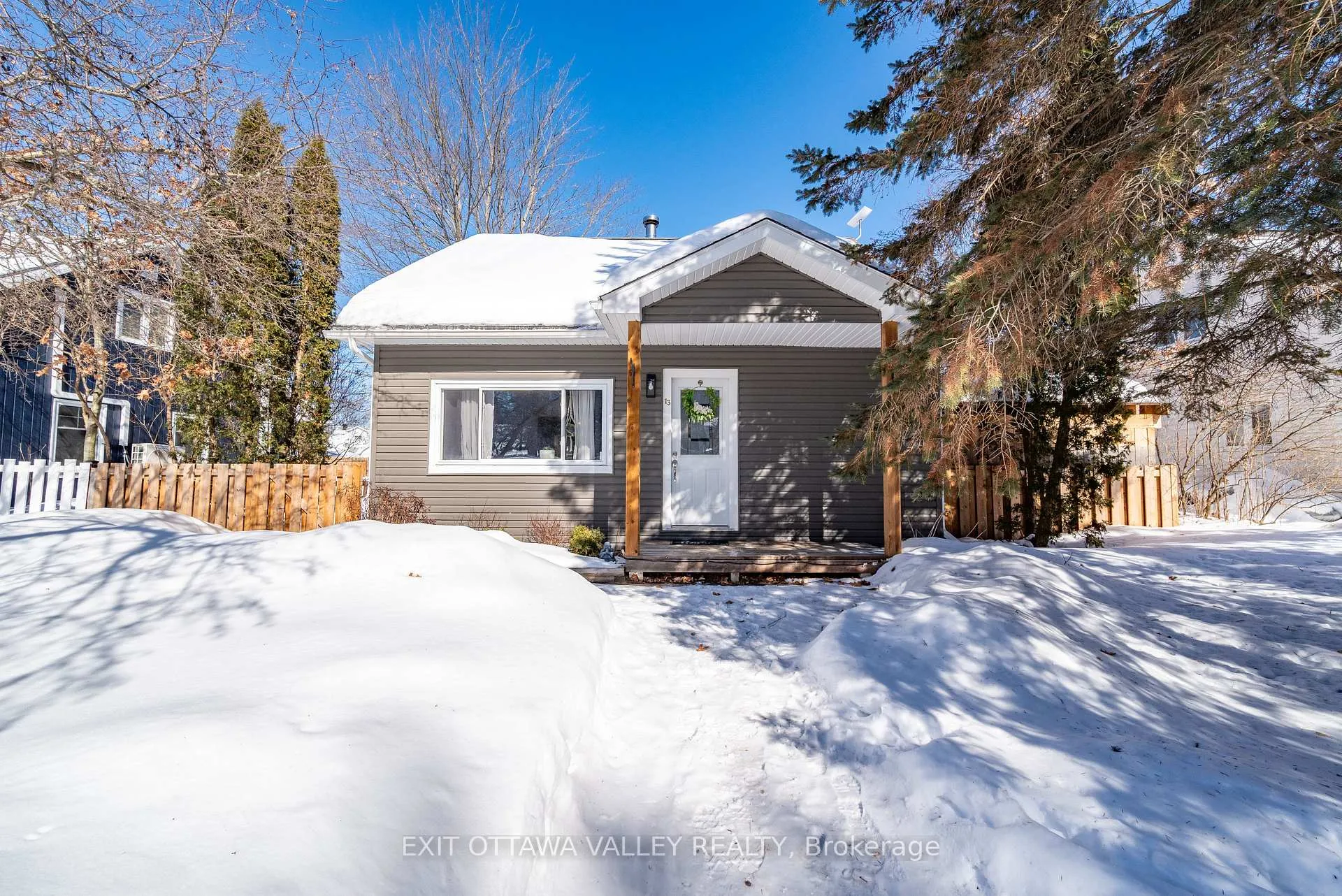 Photo 1 of 13 Spruce Crescent, Deep River — HOMEH
