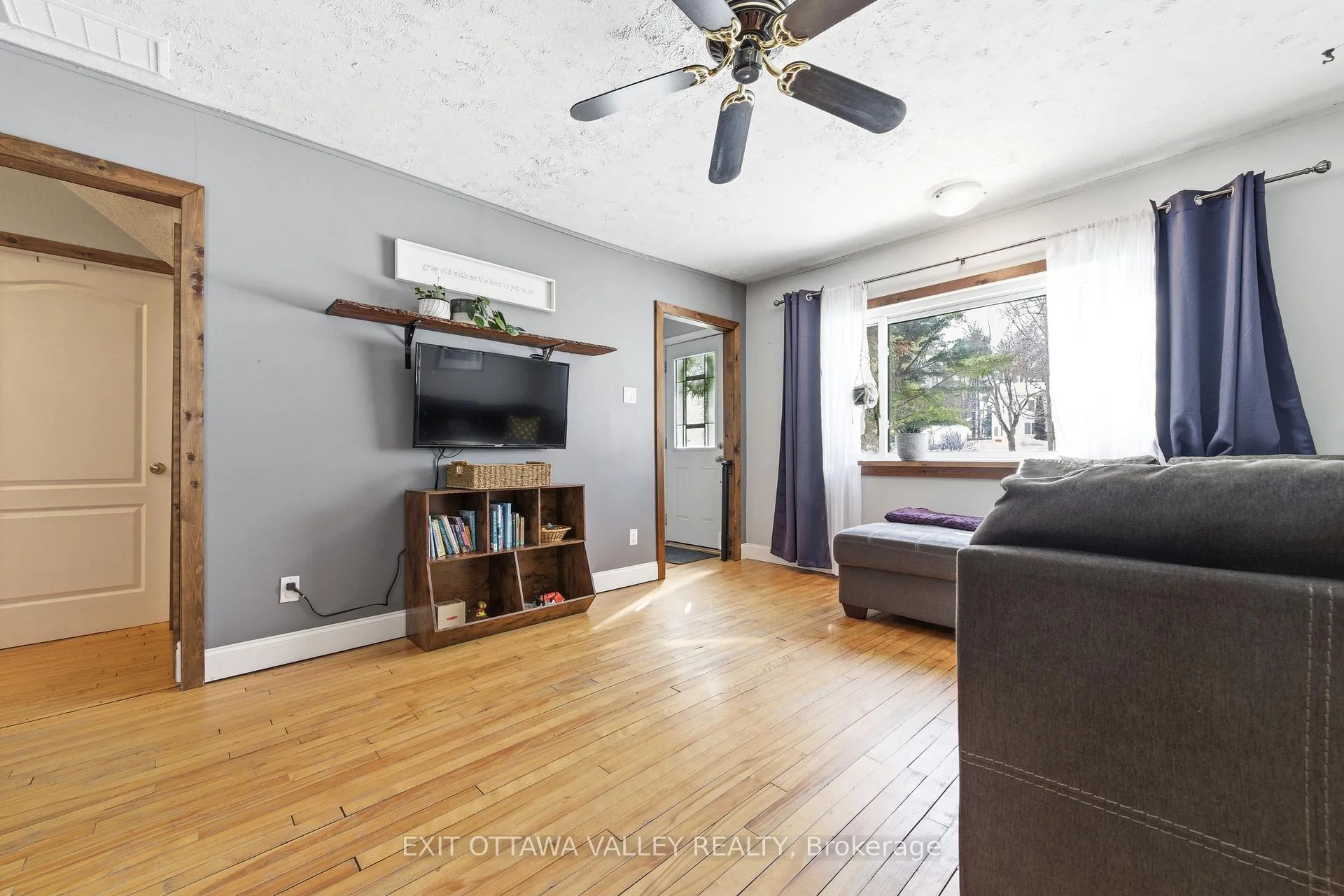 Photo 6 of 13 Spruce Crescent, Deep River — HOMEH