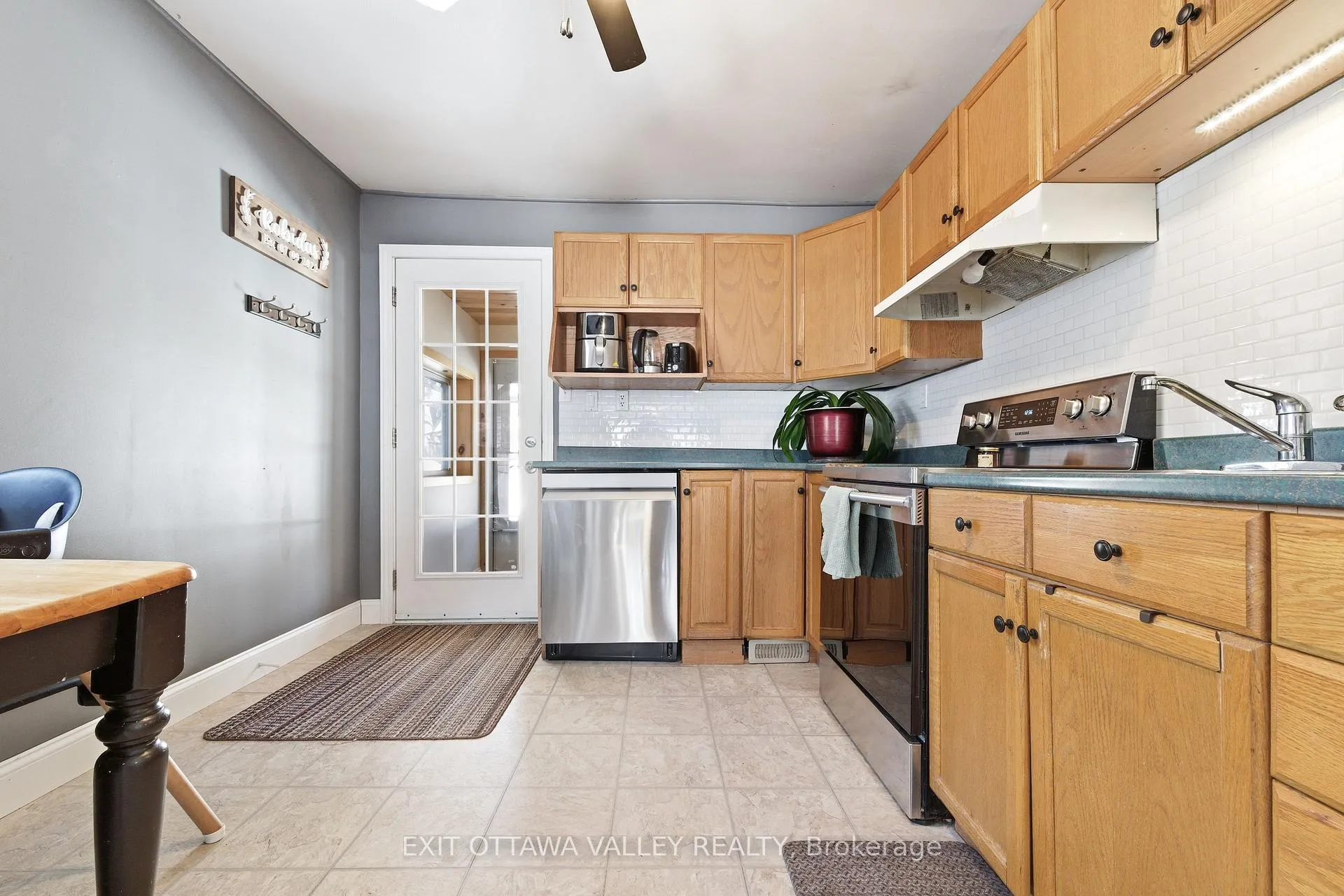 Photo 12 of 13 Spruce Crescent, Deep River — HOMEH