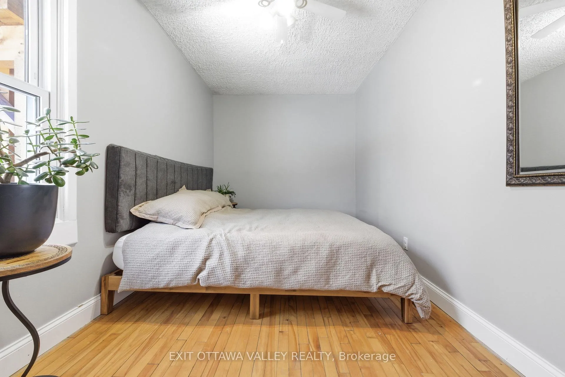 Photo 21 of 13 Spruce Crescent, Deep River — HOMEH