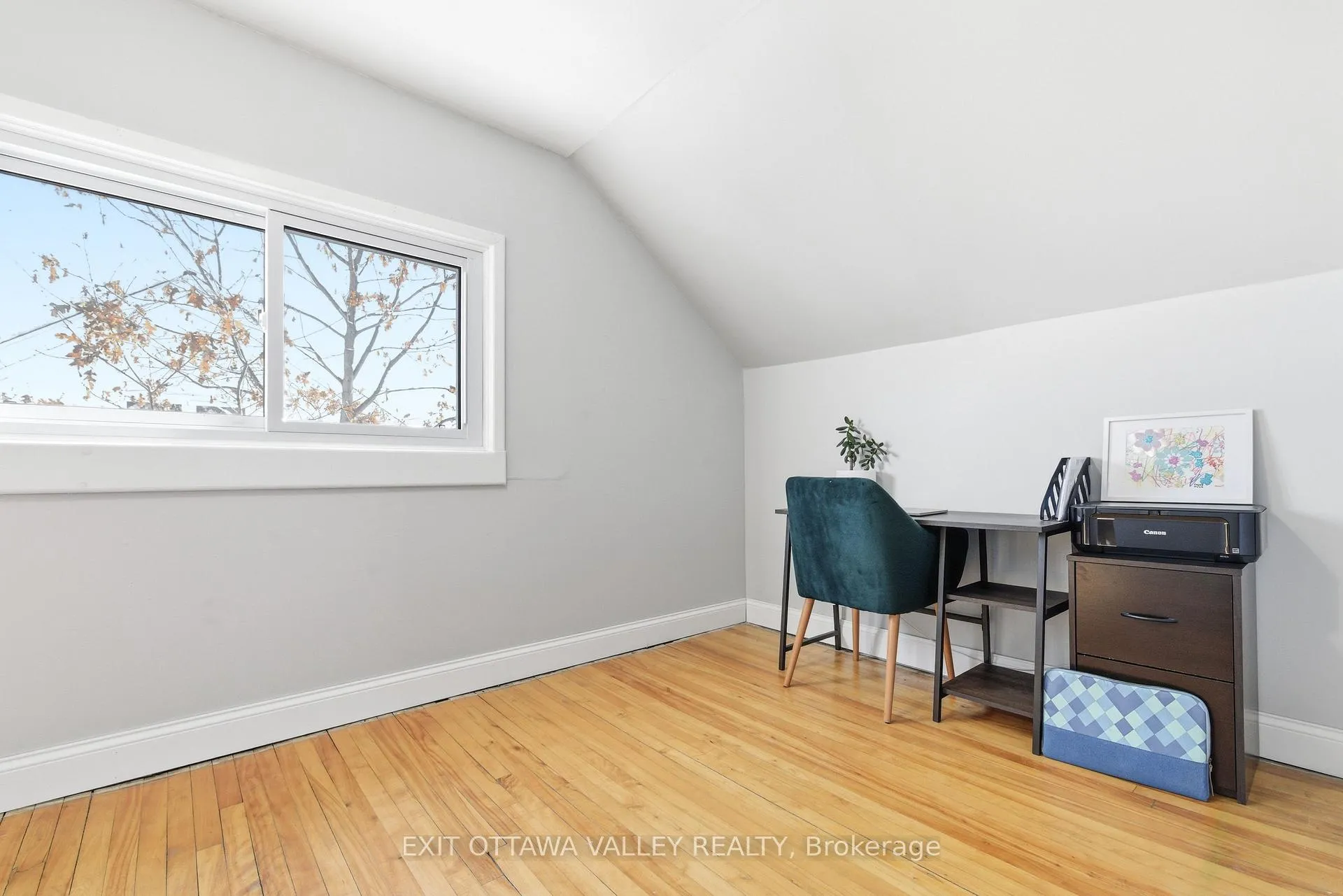 Photo 27 of 13 Spruce Crescent, Deep River — HOMEH