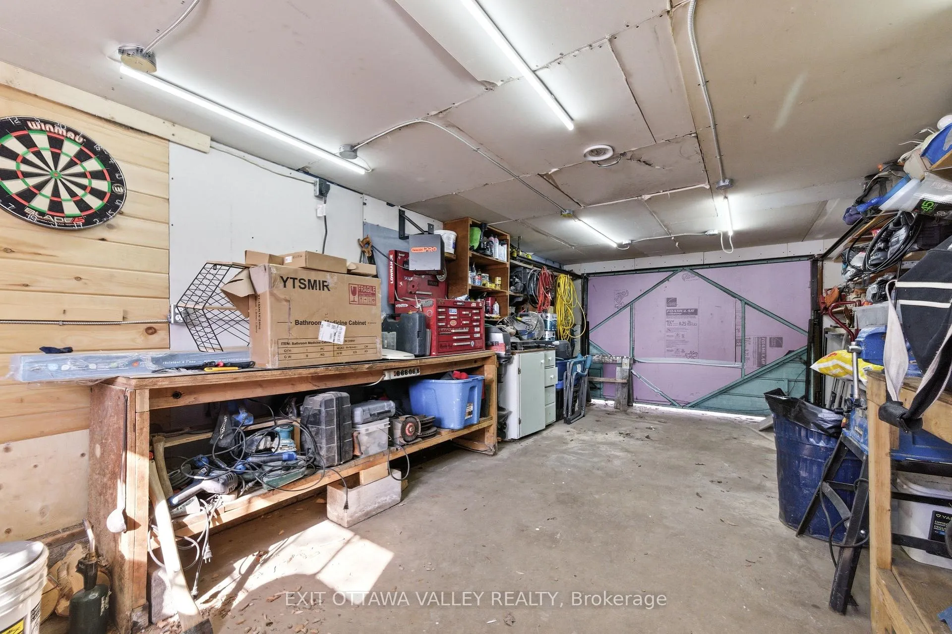 Photo 37 of 13 Spruce Crescent, Deep River — HOMEH