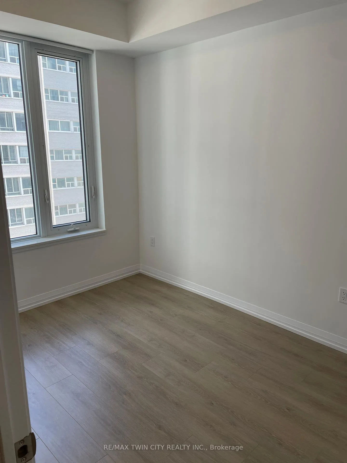 Photo 6 of Unit 704, 25 Holly Street, Toronto, Mount Pleasant East — HOMEH