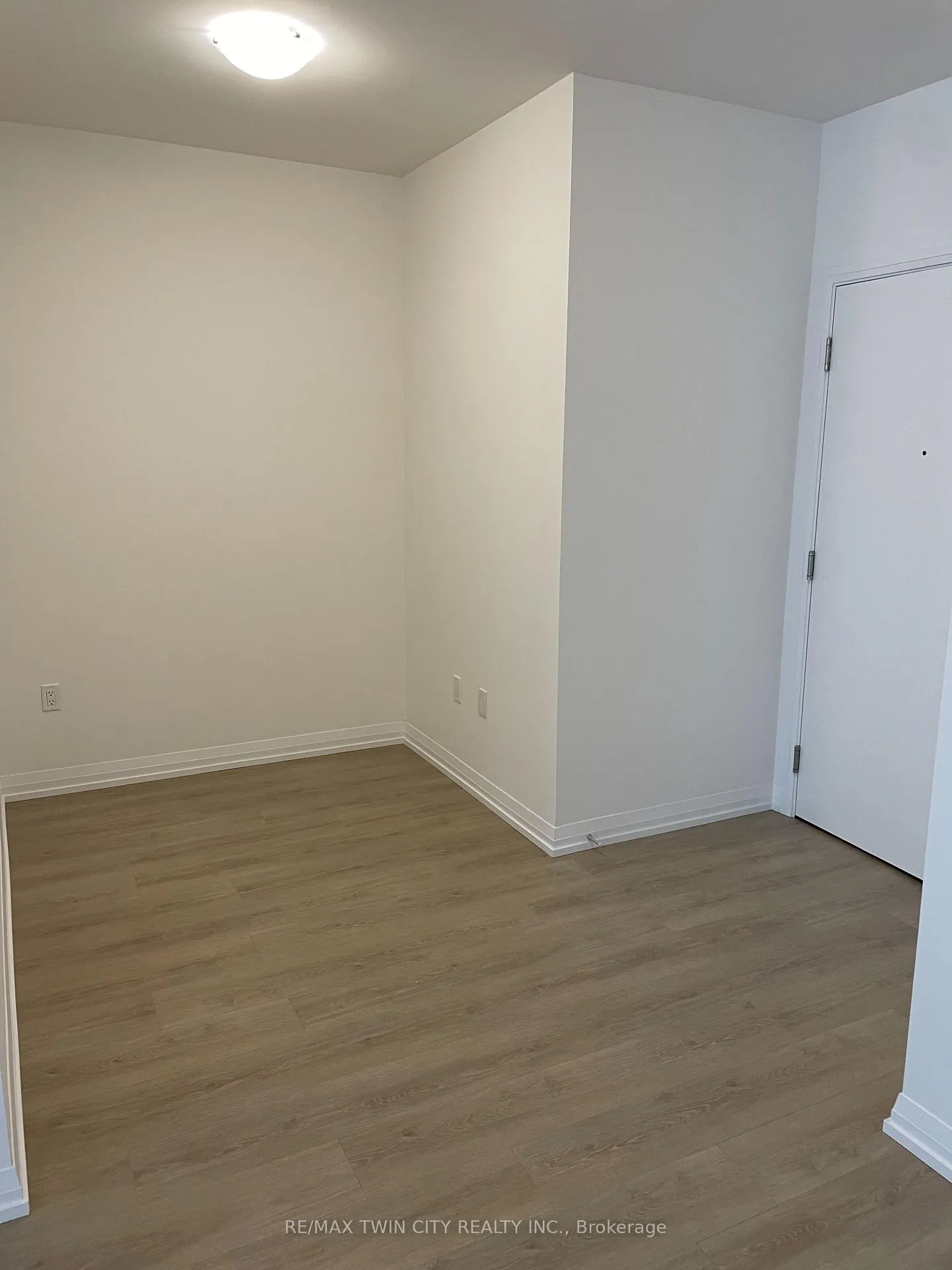 Photo 9 of Unit 704, 25 Holly Street, Toronto, Mount Pleasant East — HOMEH