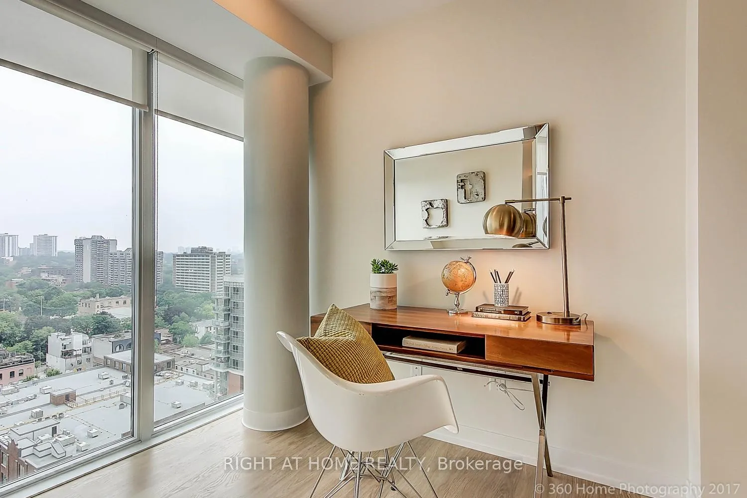 Photo 4 of Unit 1613, 105 George Street, Toronto, Moss Park — HOMEH