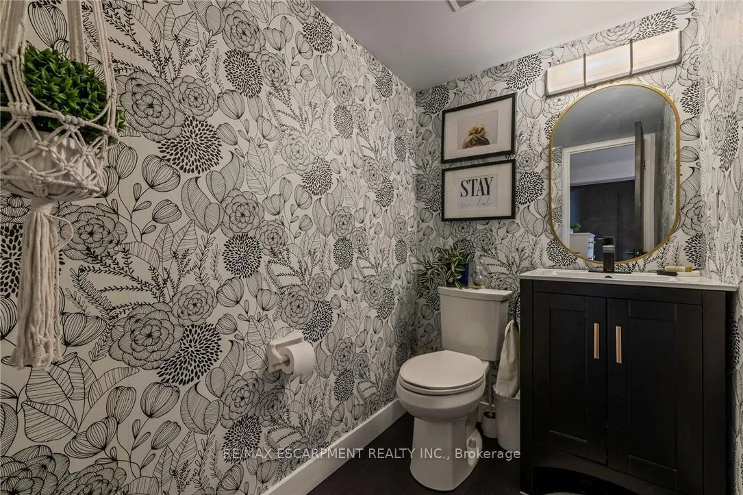 Photo 25 of Unit 901, 700 Dynes Road, Burlington, Roseland — HOMEH