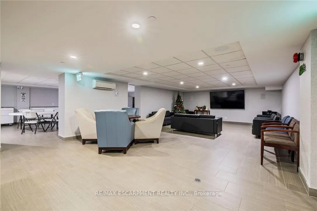 Photo 32 of Unit 901, 700 Dynes Road, Burlington, Roseland — HOMEH